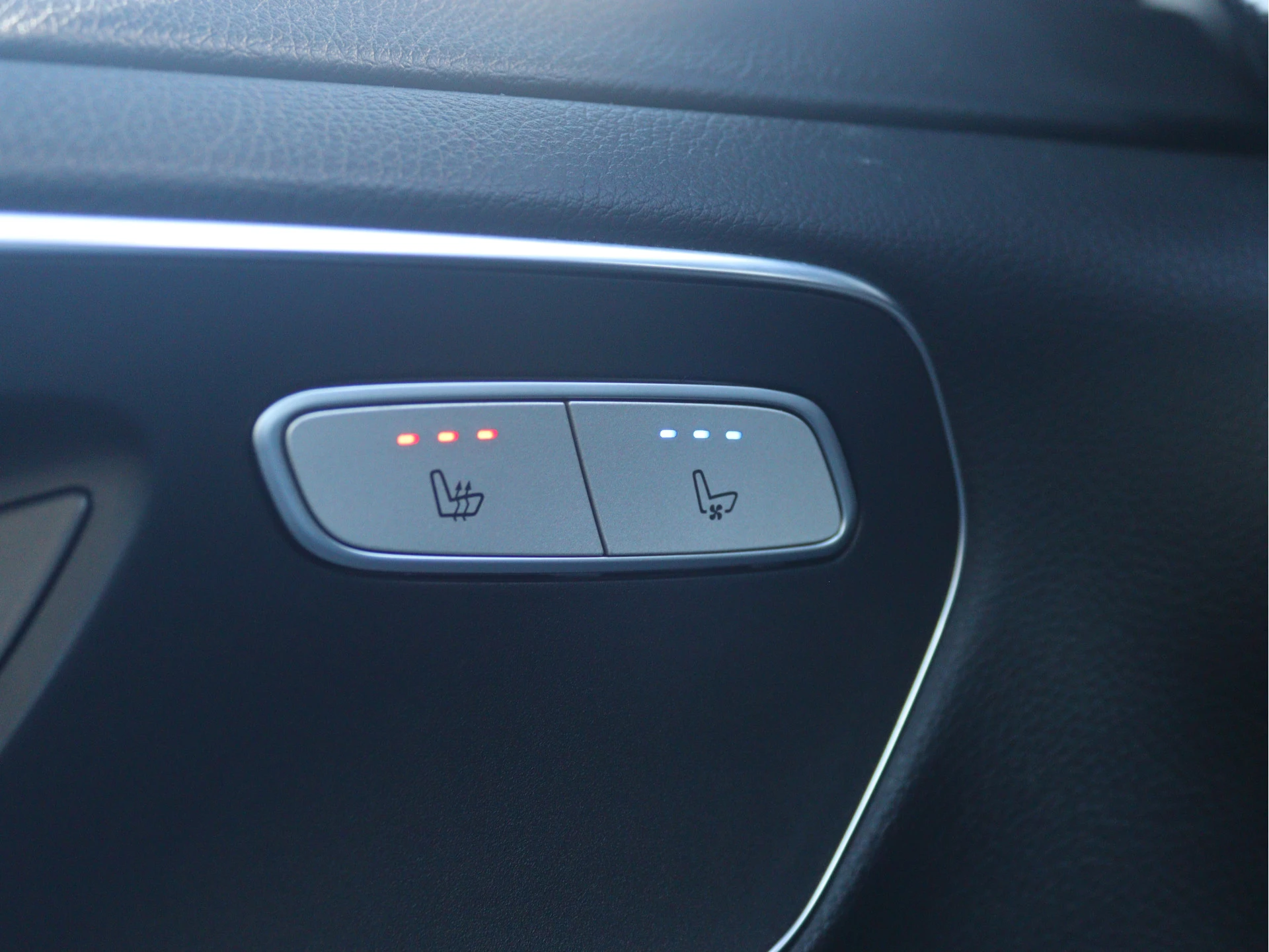 Mercedes-Benz-V-Klasse-image-13