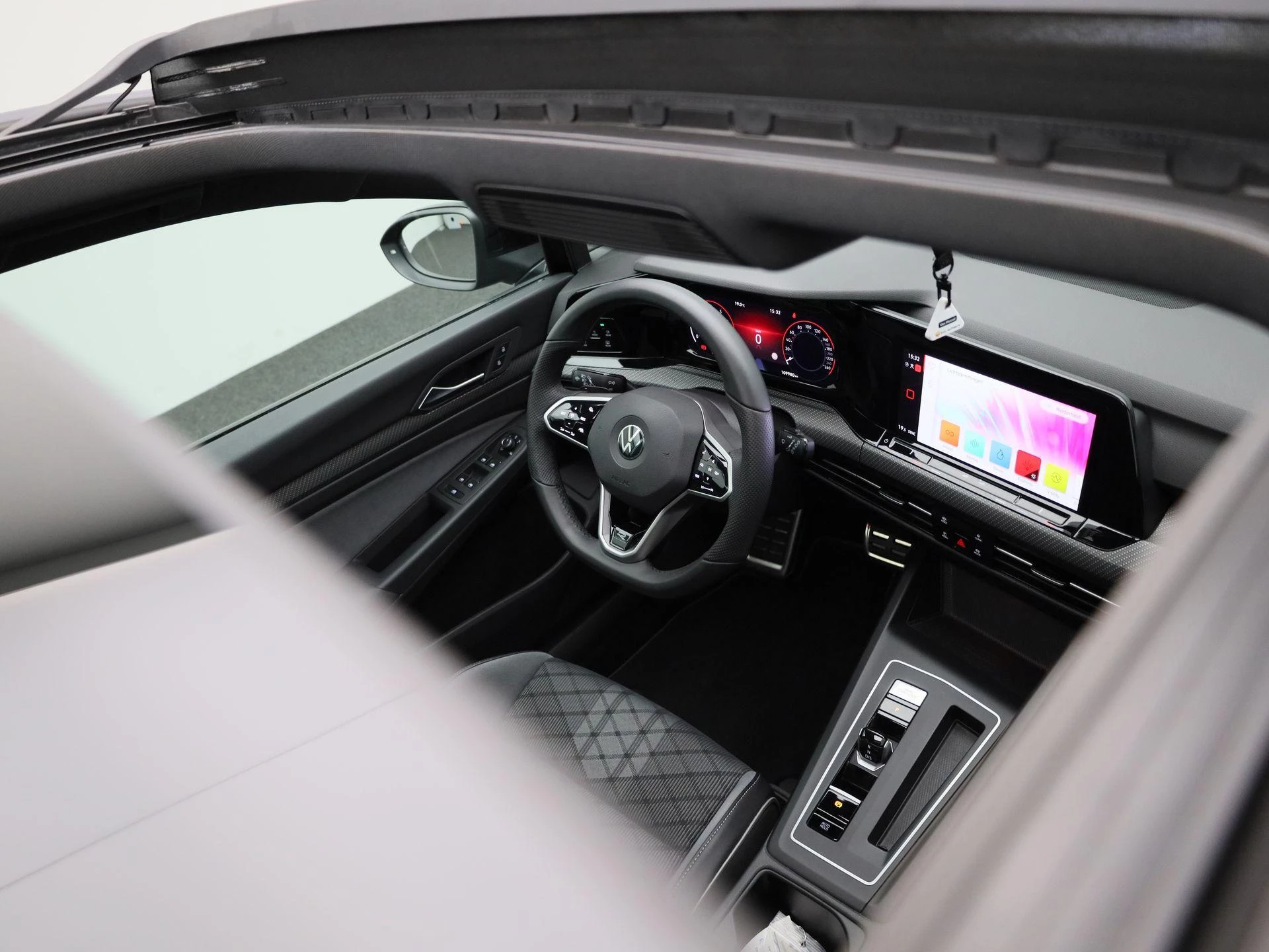 Volkswagen Golf 1.5 eTSI R-Line