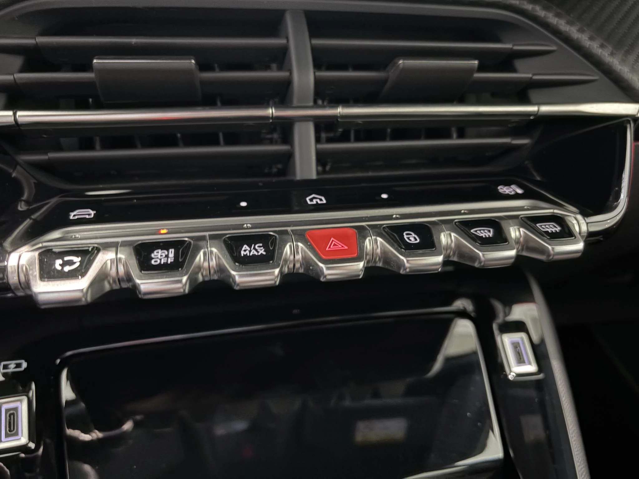 Peugeot-e-2008-image-21