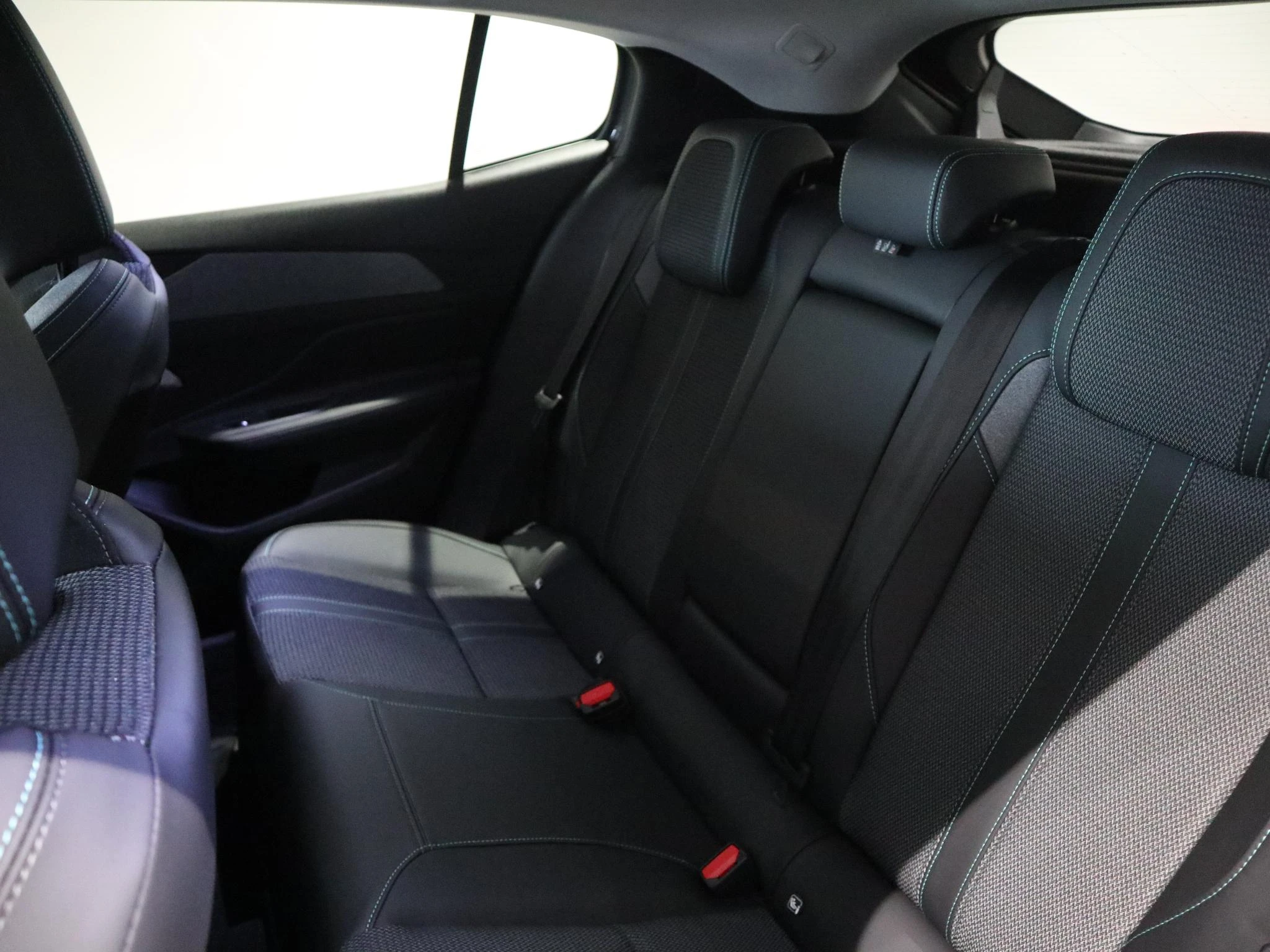 Peugeot-408-image-10