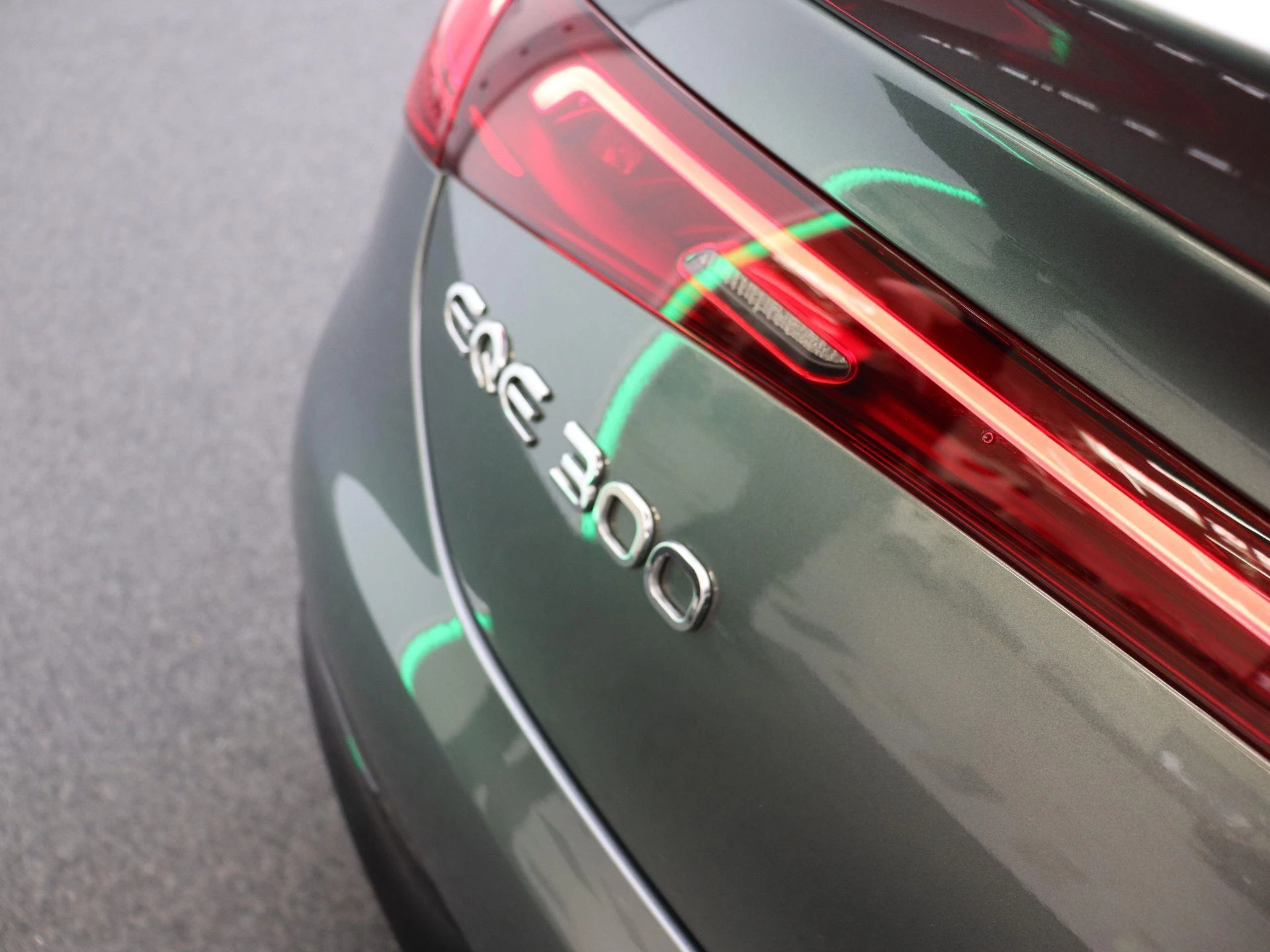 Mercedes-Benz EQE 300 AMG Line + AIRMATIC + PANORAMISCH DAK +