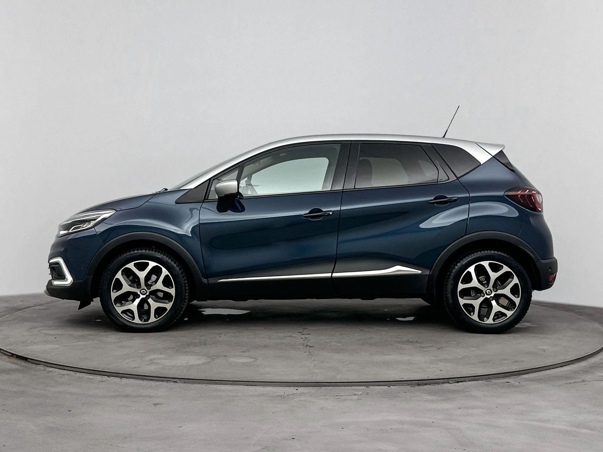Renault-Captur-image-1