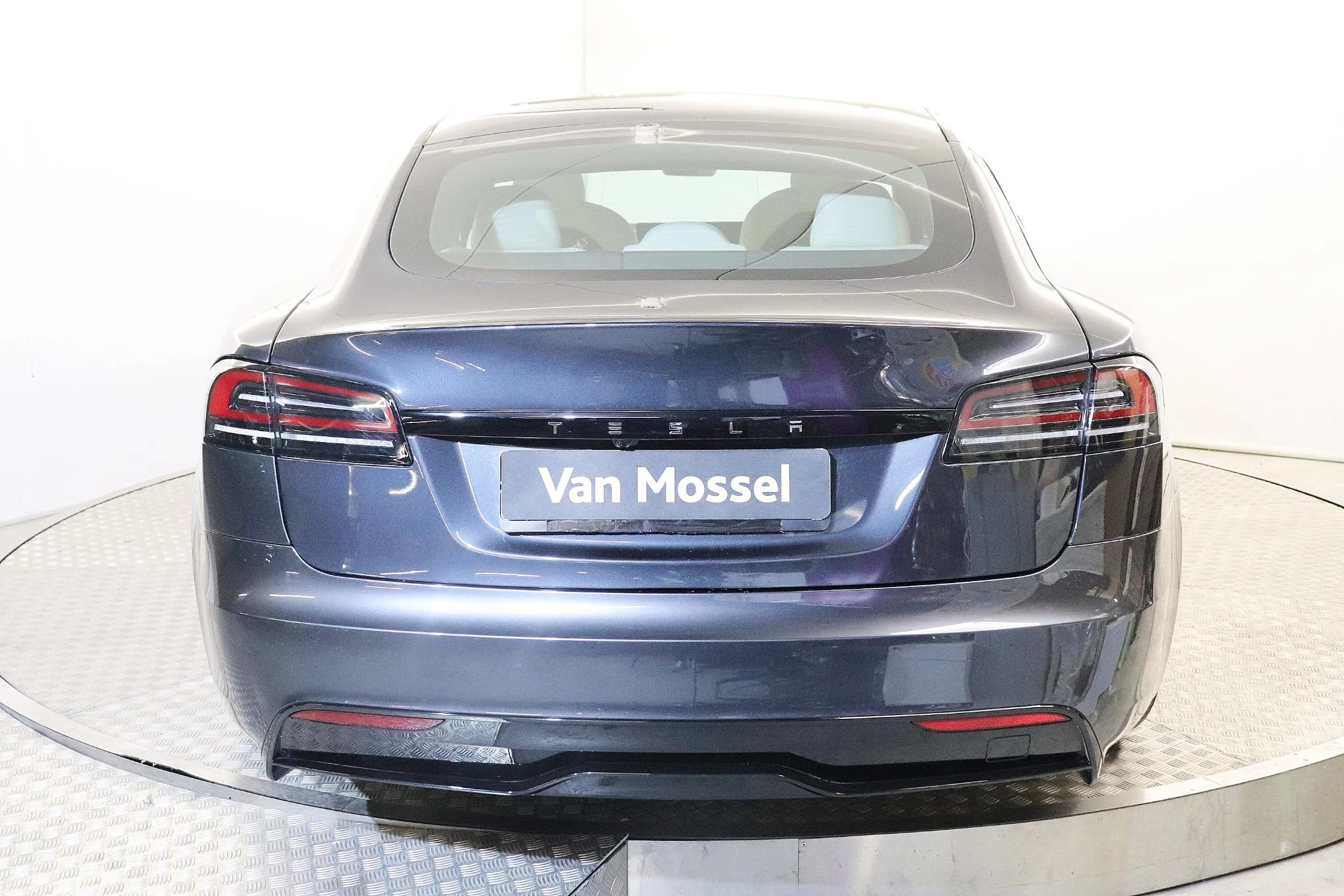 Tesla-Model S-image-4