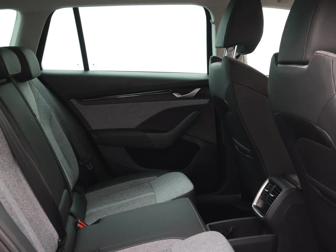Škoda Octavia Combi SKODA Octavia Combi 1.5TSI 150PK *VIRTUAL COCKPIT*CAMERA*ACC*PDC*NAVI*APP-CONNECT*AIRCO*ZETELVERWARMING*...*