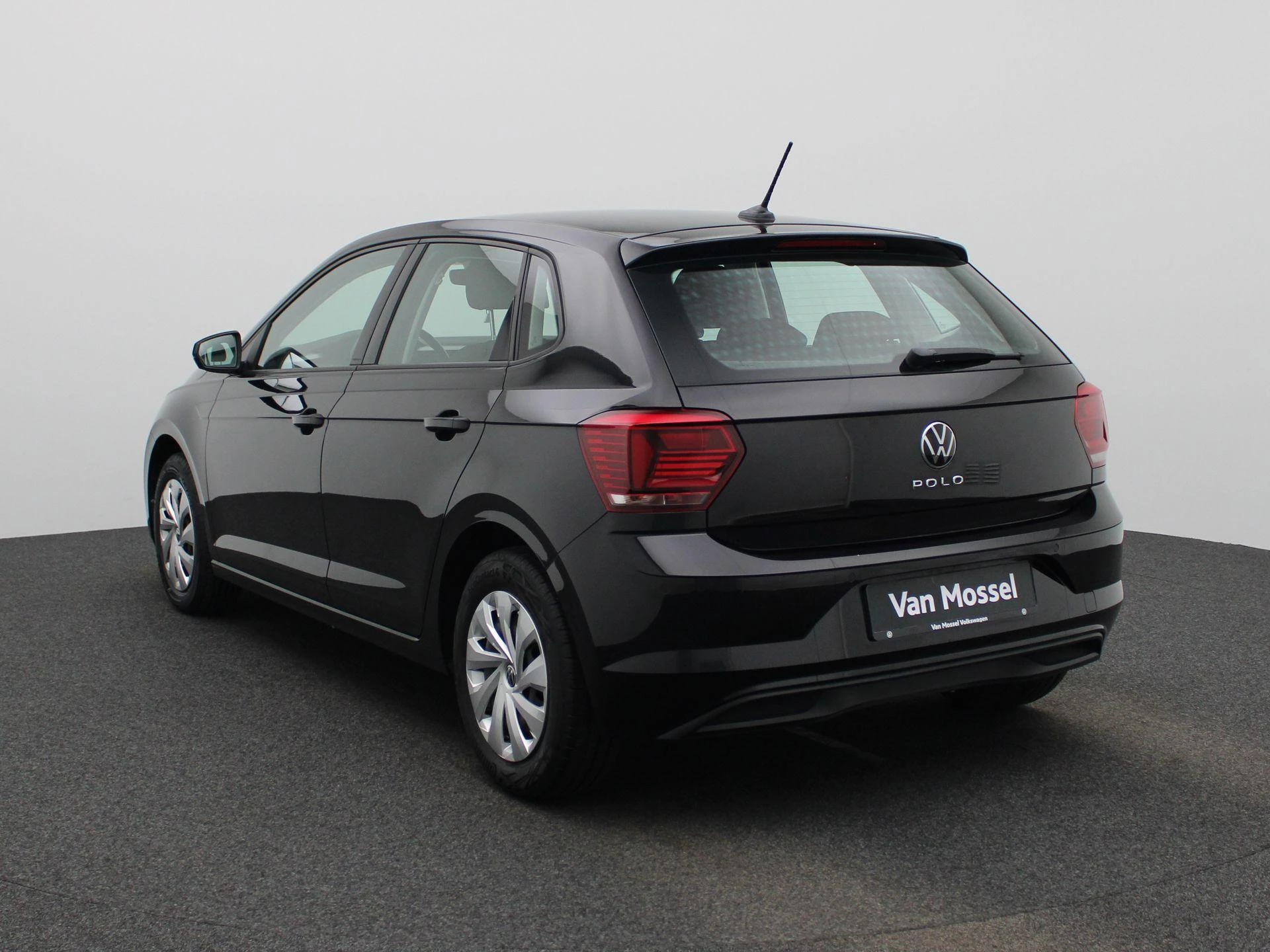 Volkswagen-Polo-image-1