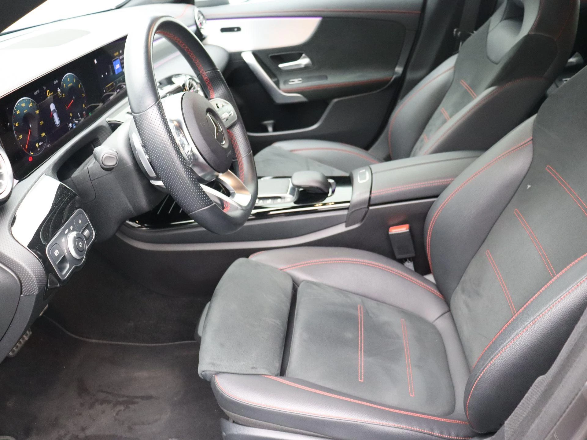 Mercedes-Benz CLA 180 AMG Line Shooting Brake + CARPLAY + LED + CAMERA +