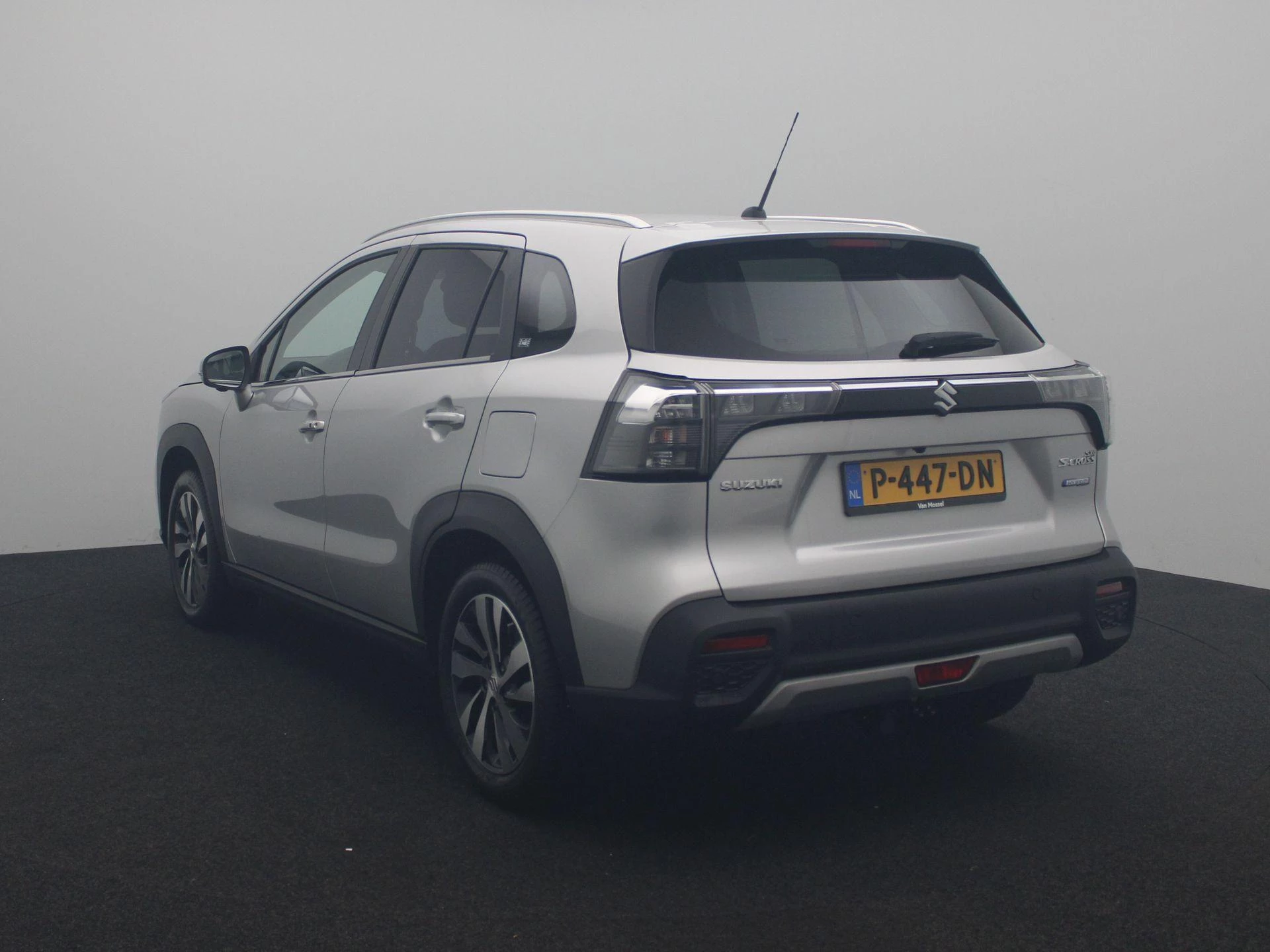 Suzuki-S-Cross-image-2