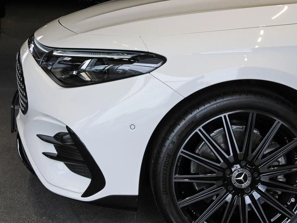 Mercedes-Benz-CLA 250+-image-4