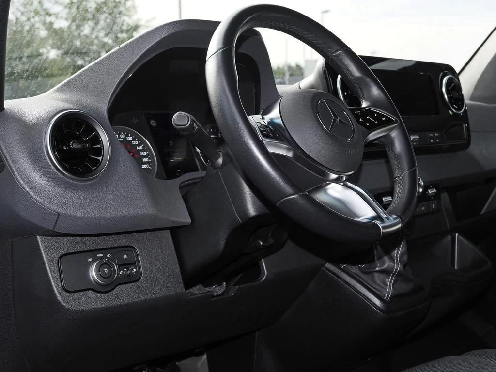Mercedes-Benz-Sprinter 317-image-8