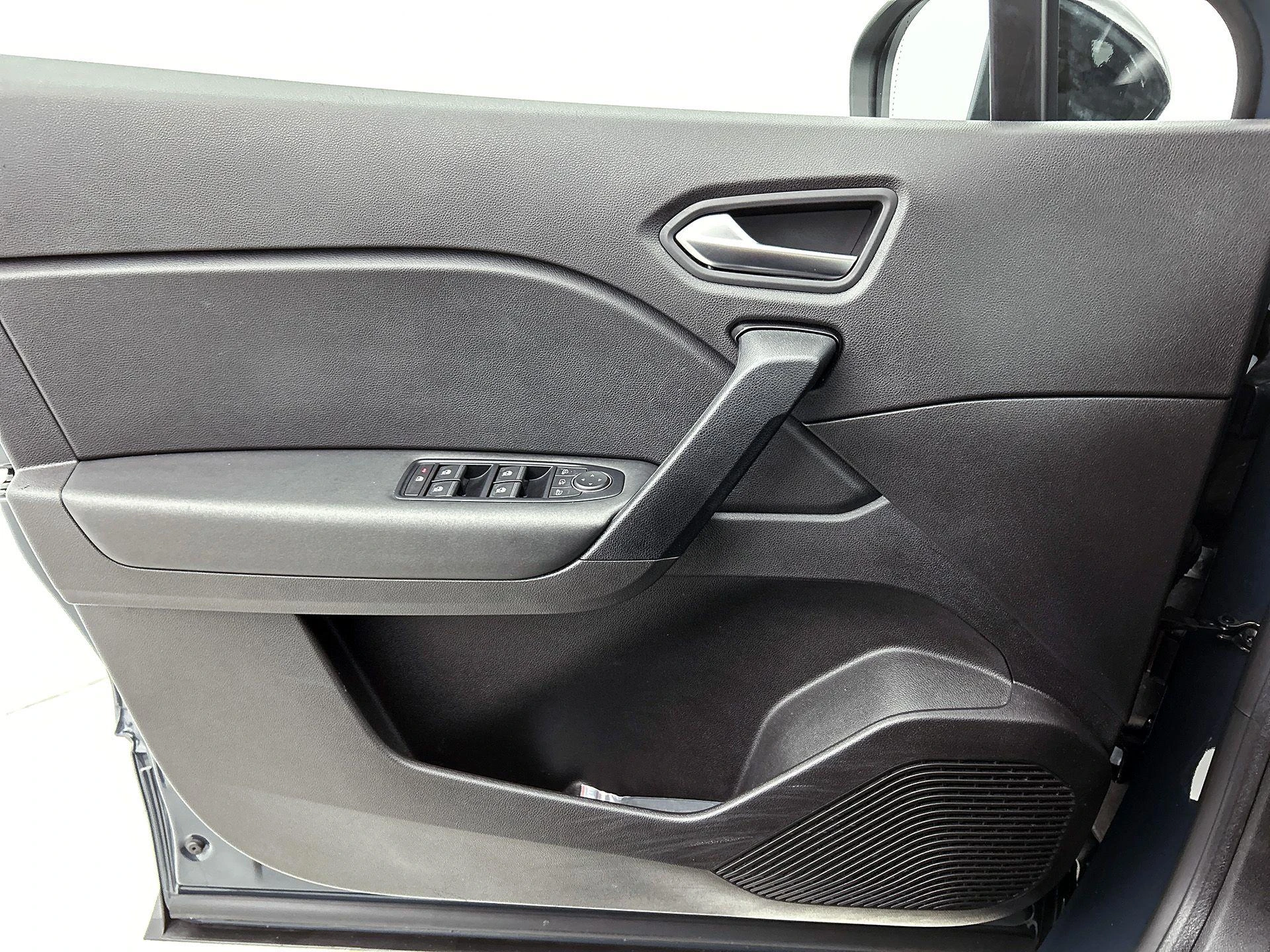 Renault-Captur-image-12