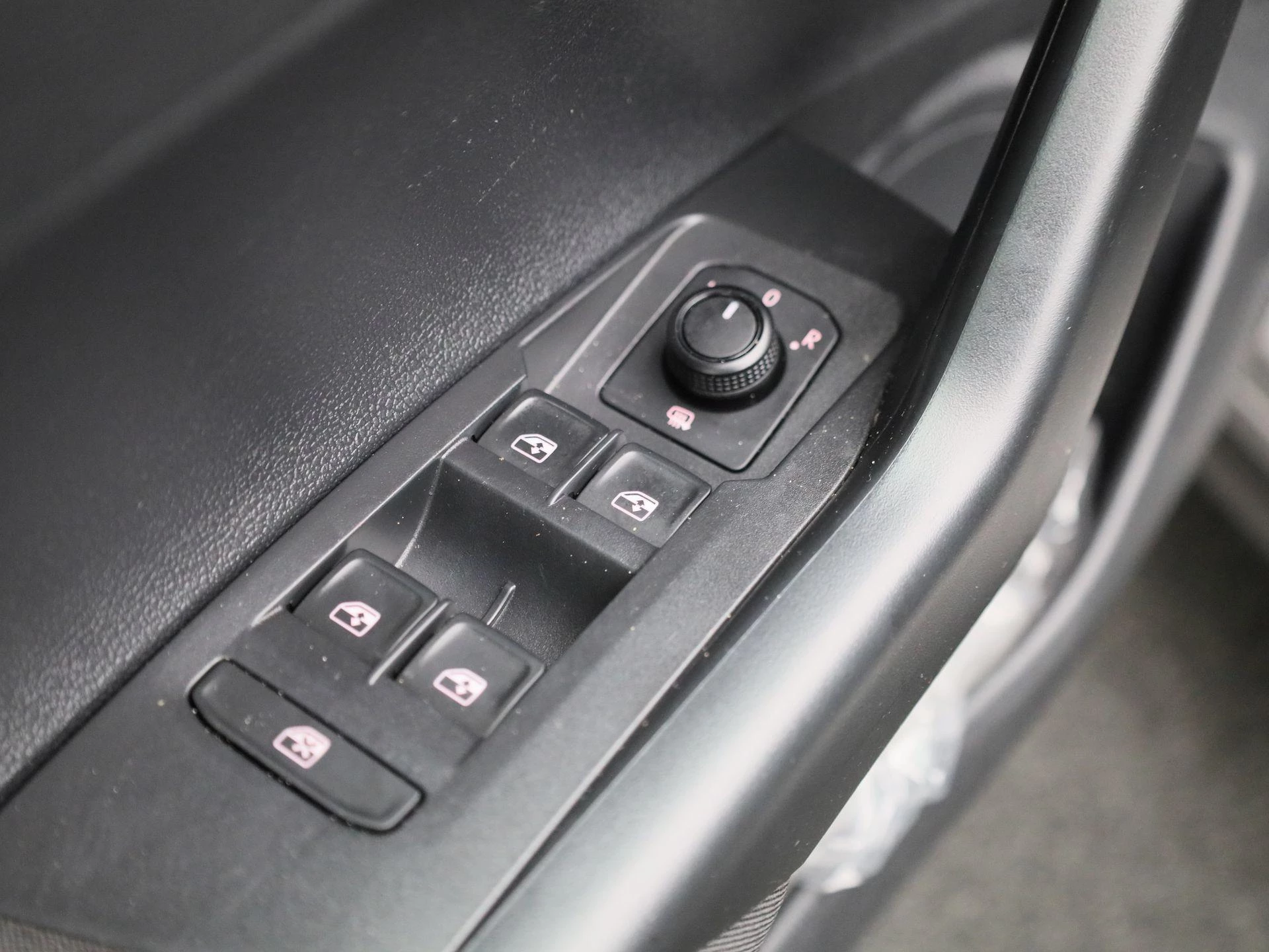 Volkswagen-Polo-image-26