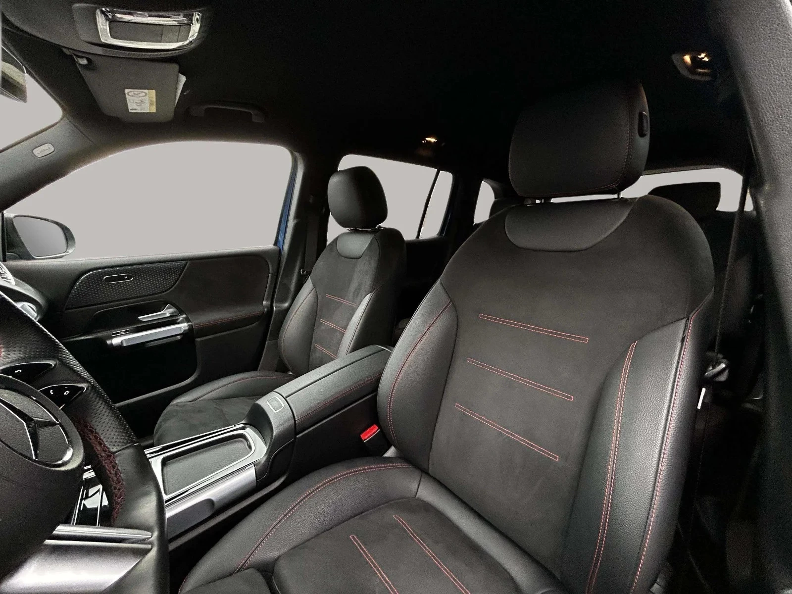 Mercedes-Benz-EQB-image-10