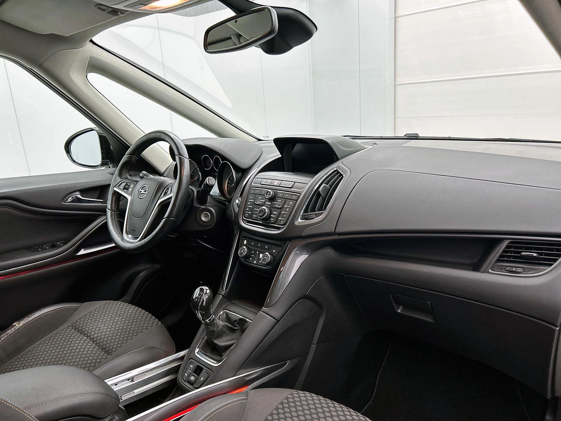 Opel-Zafira Tourer-image-19