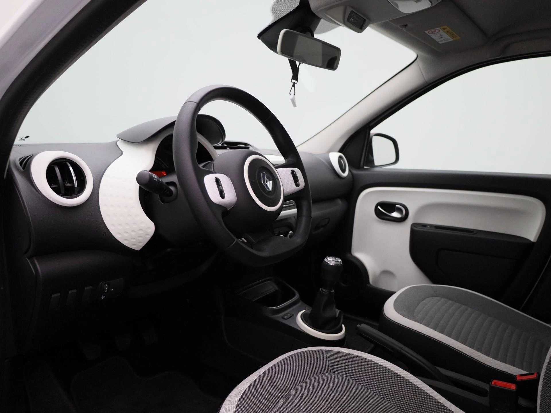 Renault-Twingo-image-22