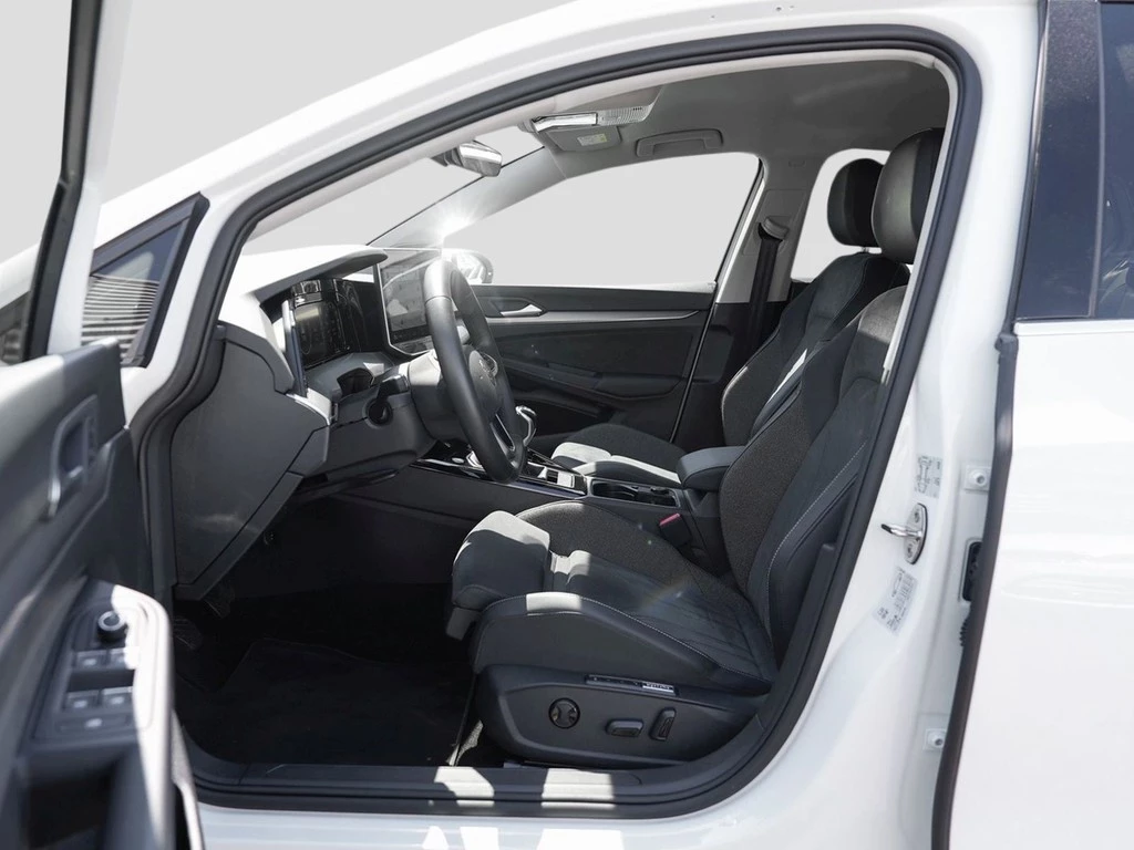 Volkswagen Golf VIII 1.5 TSI Style /Navi/LED/RFK/ACC