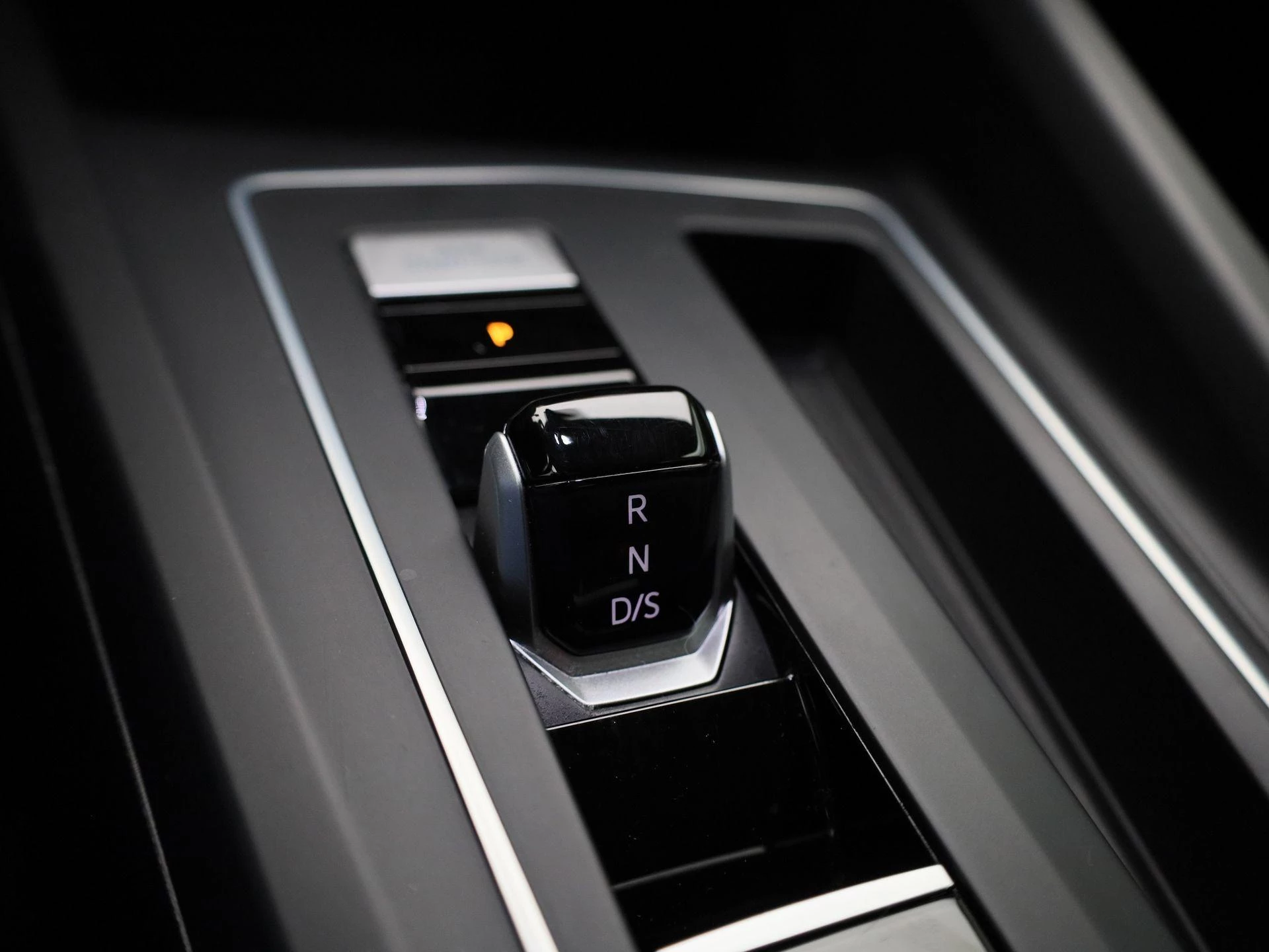 Volkswagen-Golf-image-23