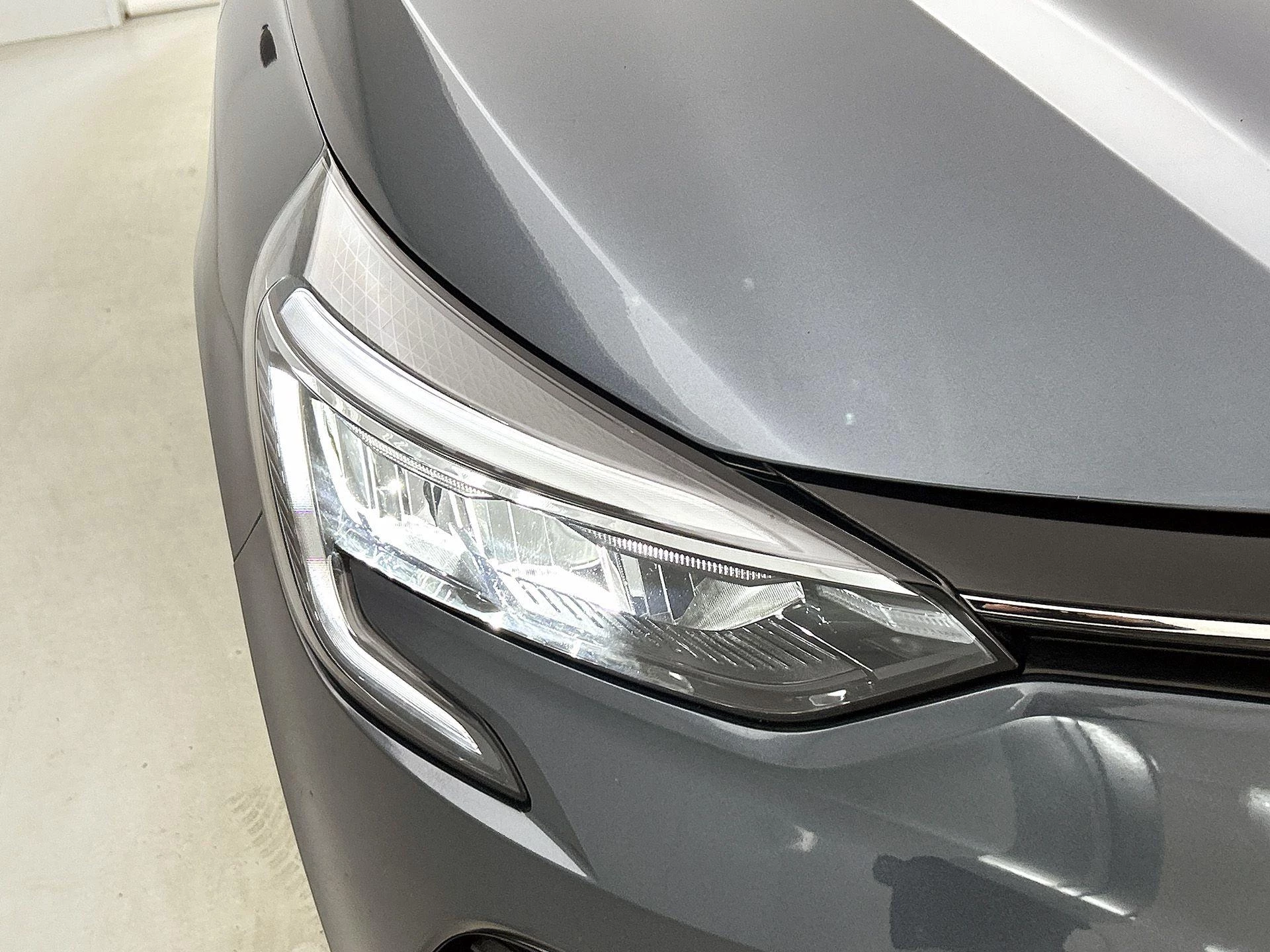 Renault-Clio-image-12