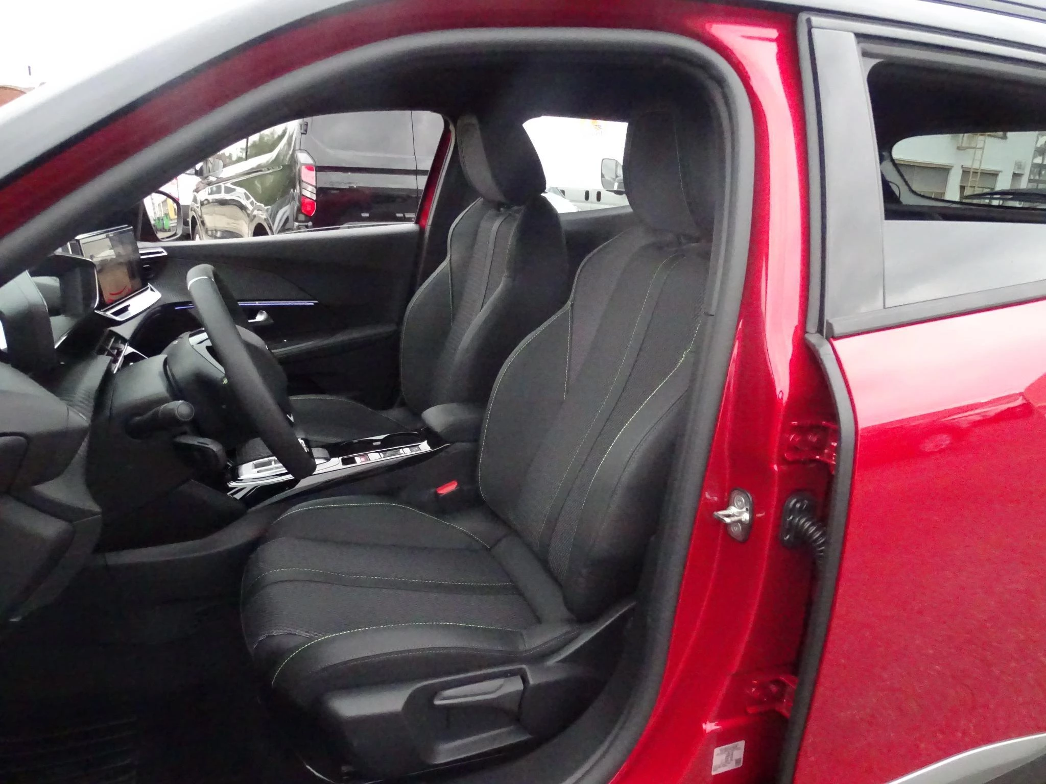 Peugeot 2008 1.2 HYBRID 145 e-DSC6 GT