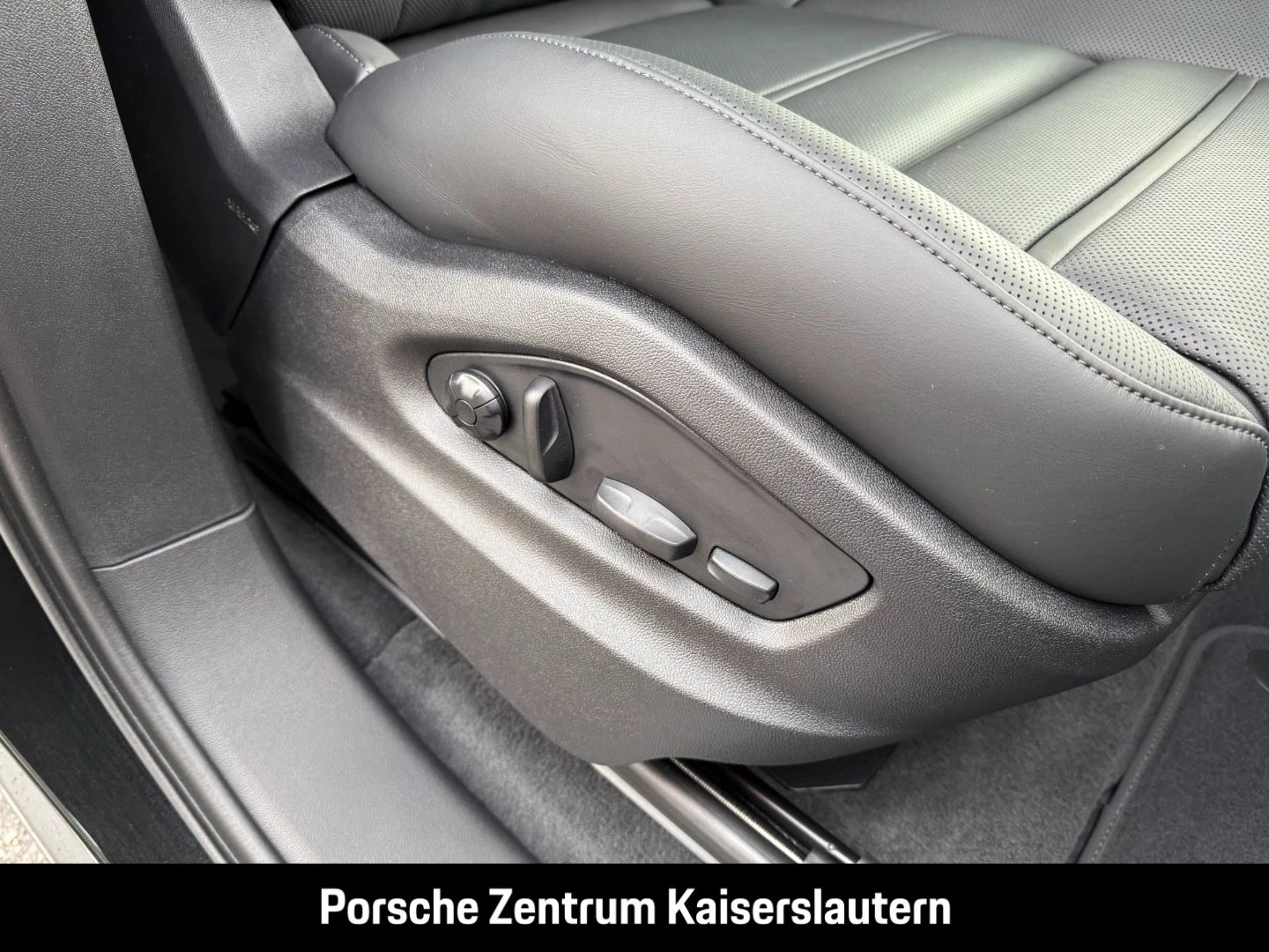 Porsche Cayenne S HA-Lenkung InnoDrive Head-Up BOSE LED -