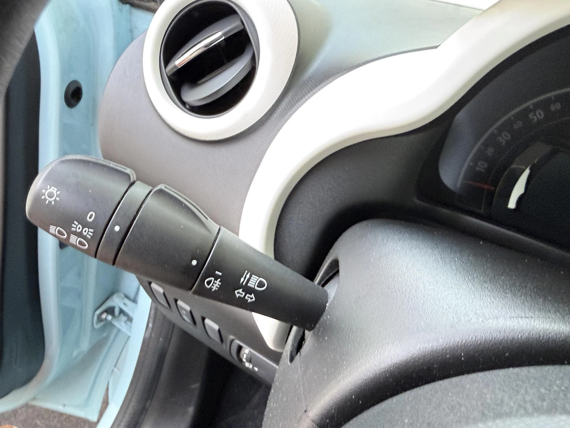 Renault-Twingo-image-21