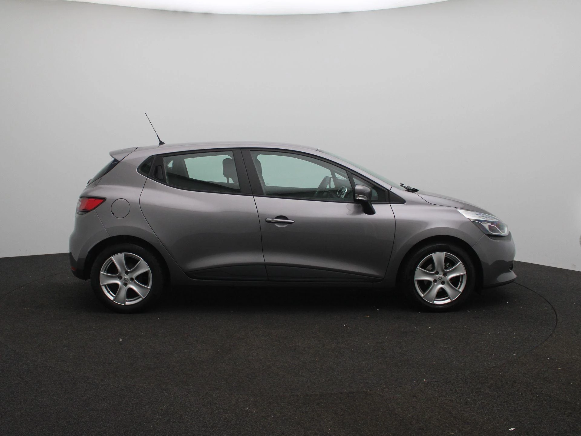 Renault-Clio-image-6