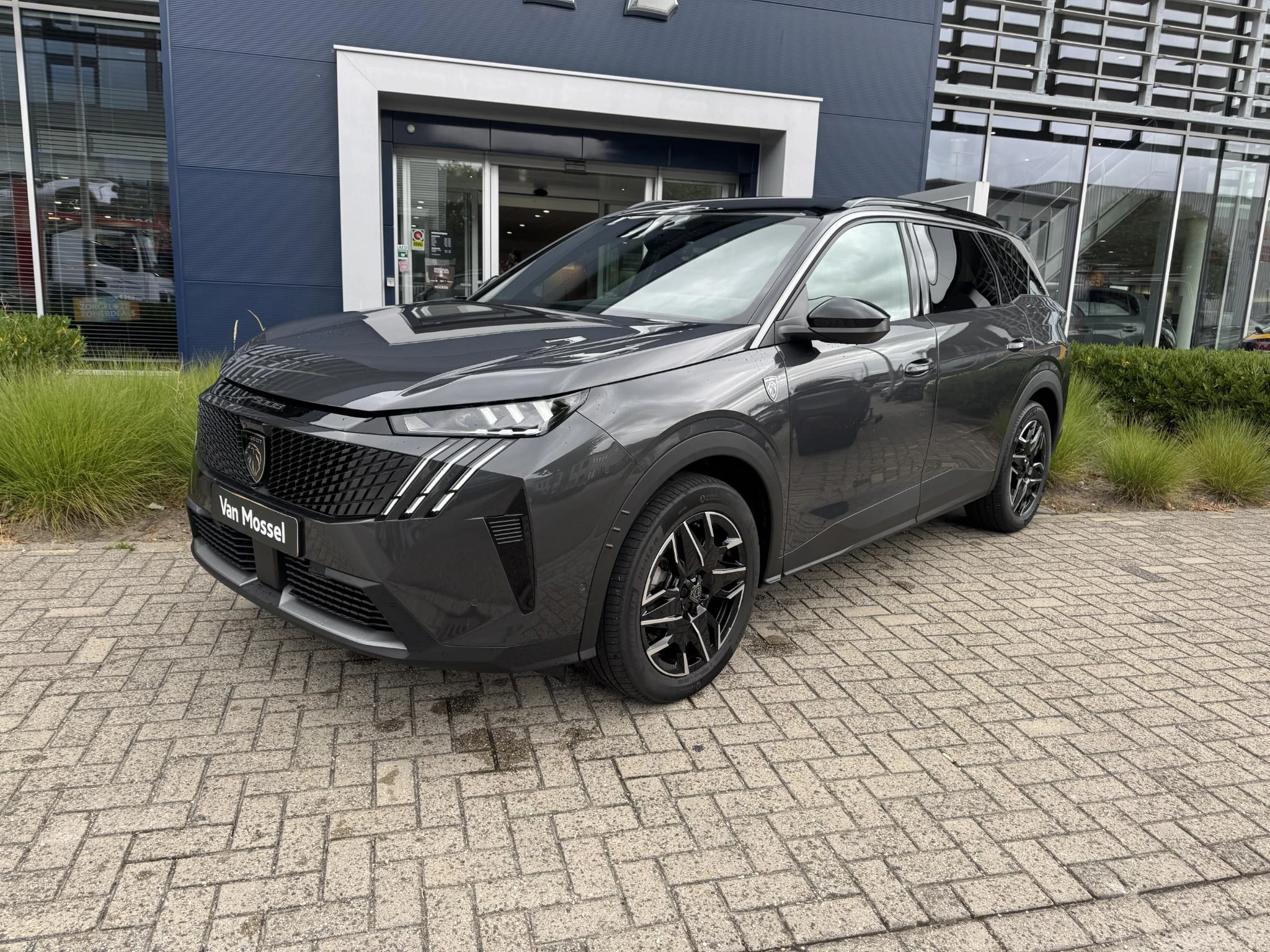 Peugeot-5008-image-2