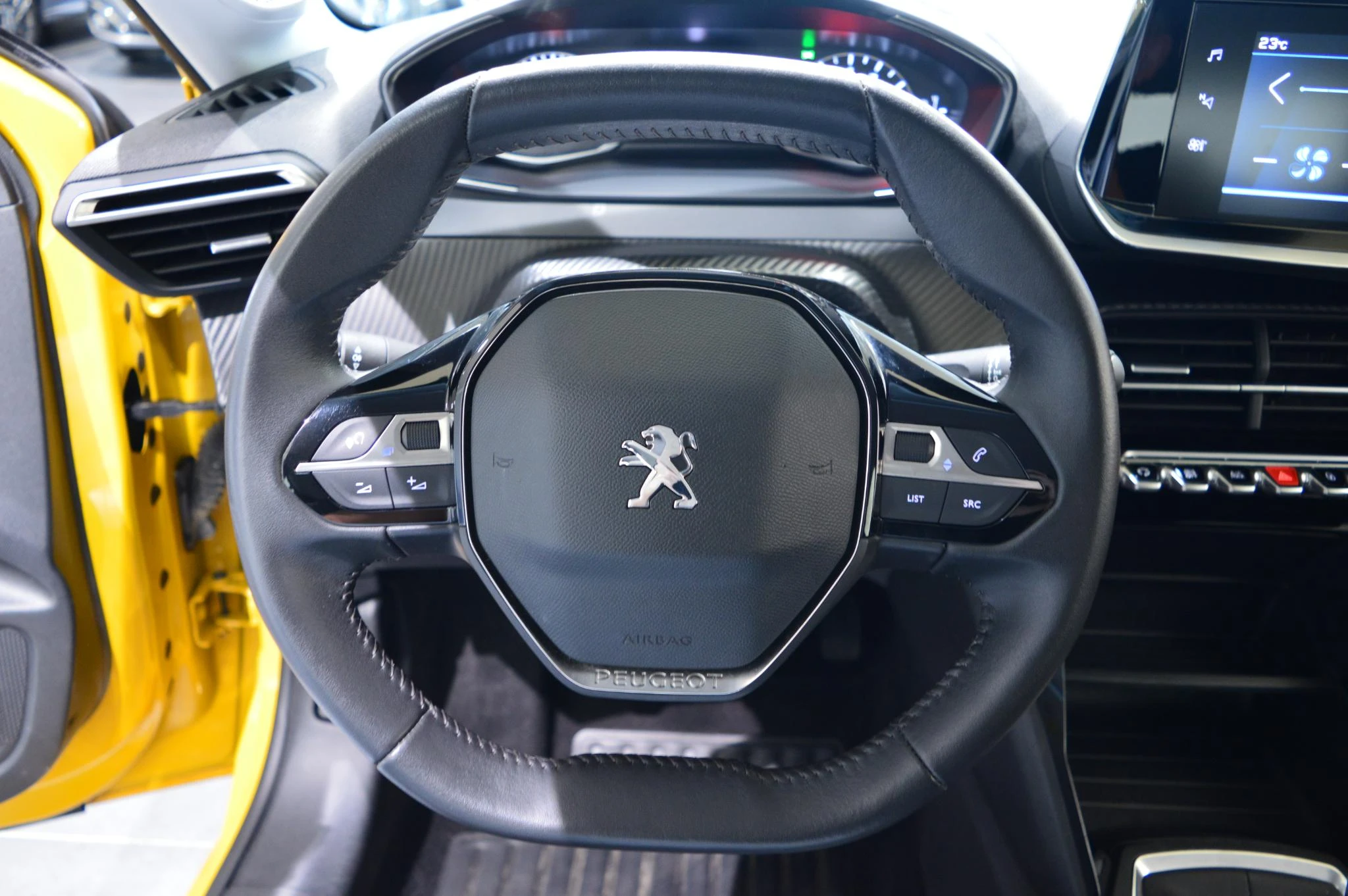 Peugeot-208-image-12