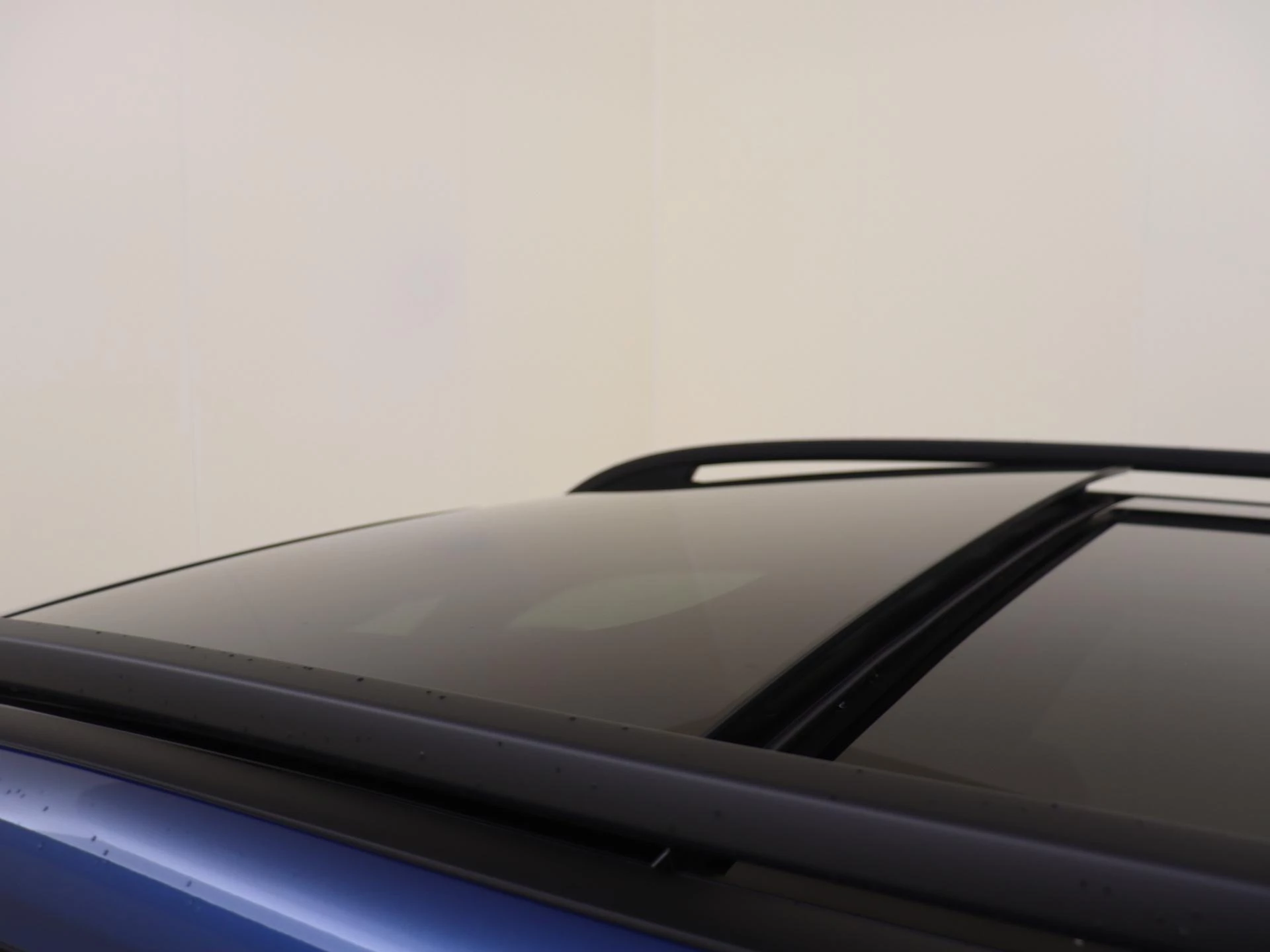 Mercedes-Benz-EQB-image-32