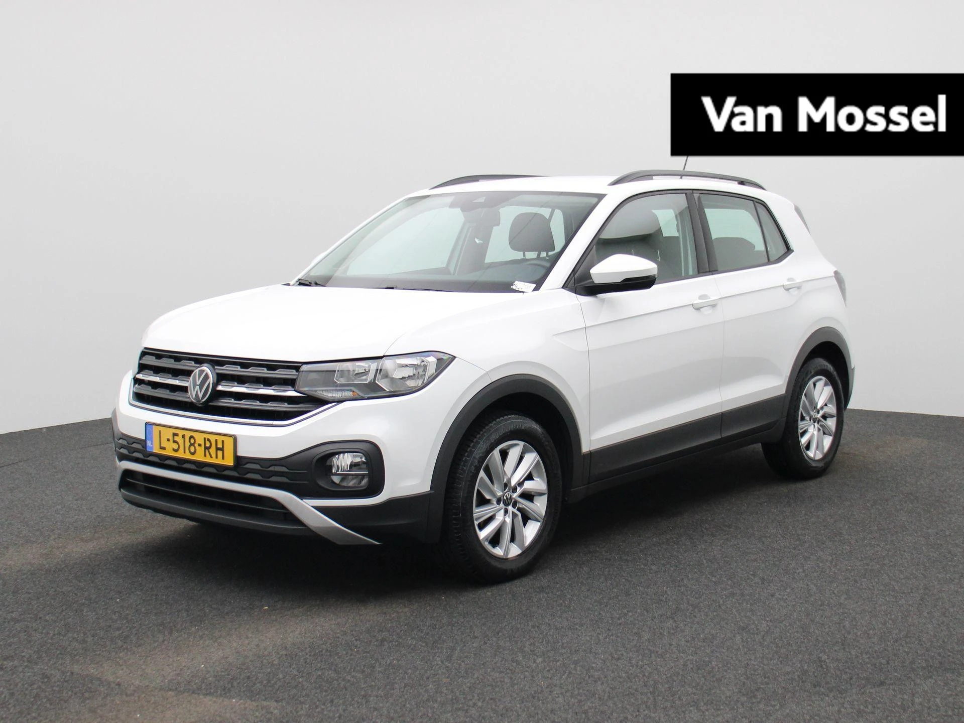 Volkswagen-T-Cross-image-0