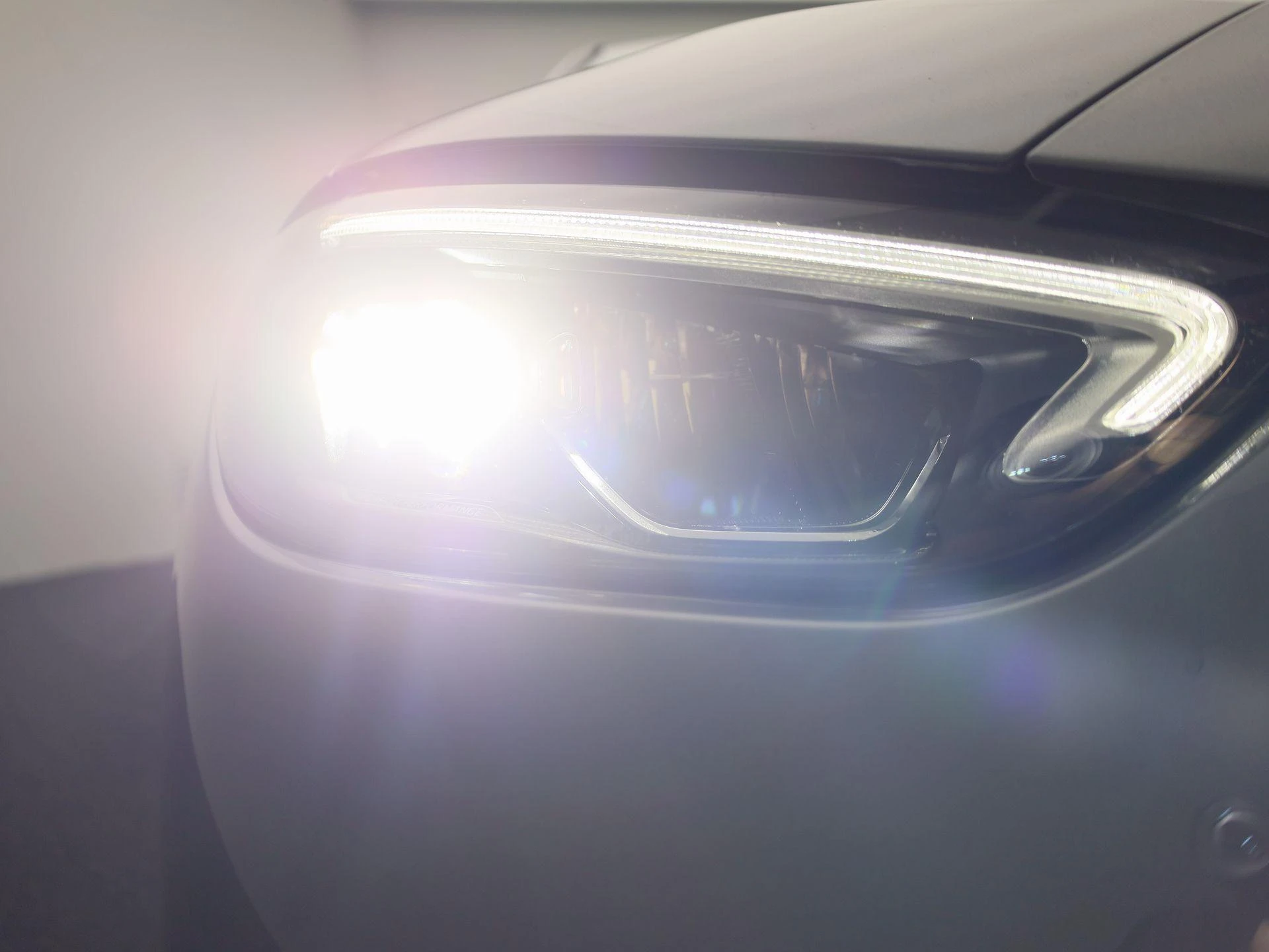 Mercedes-Benz-C-Klasse-image-36