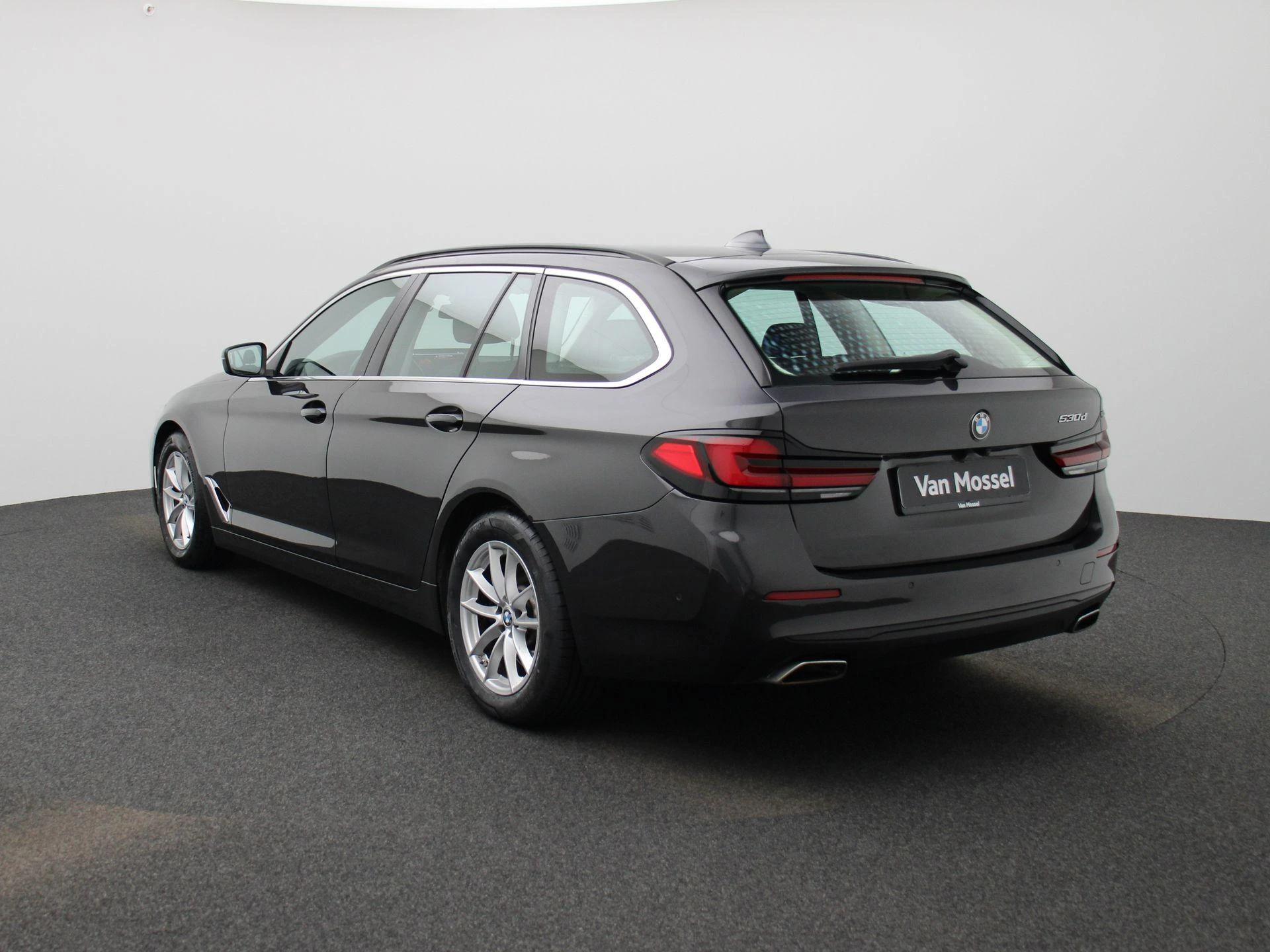 BMW-5 Serie-image-1