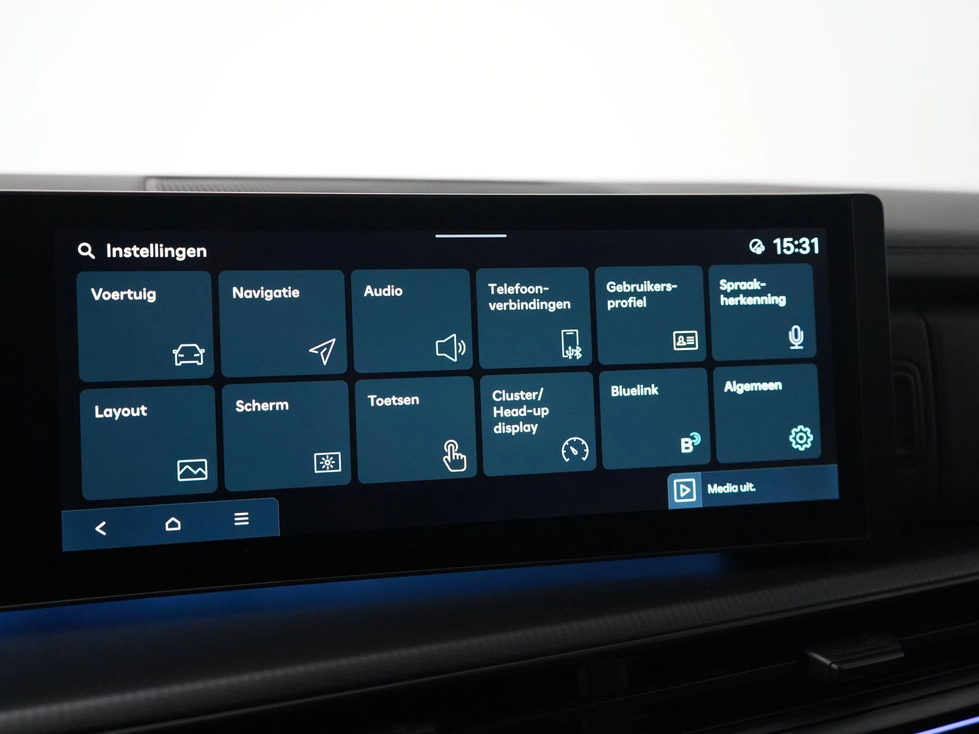 Hyundai-Santa Fe-image-25