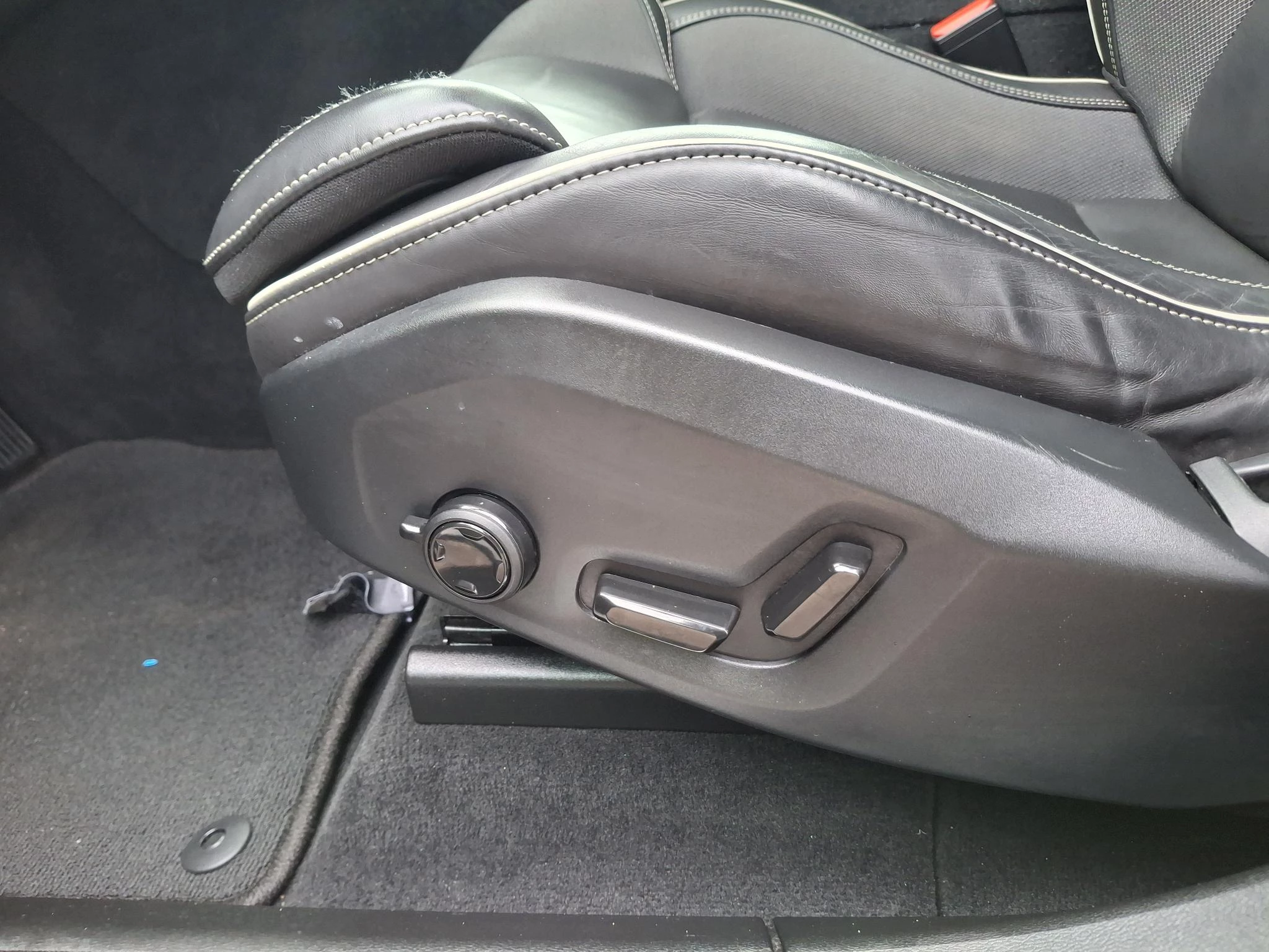Volvo XC60 T8 Plug-in hybrid AWD Ultimate Dark