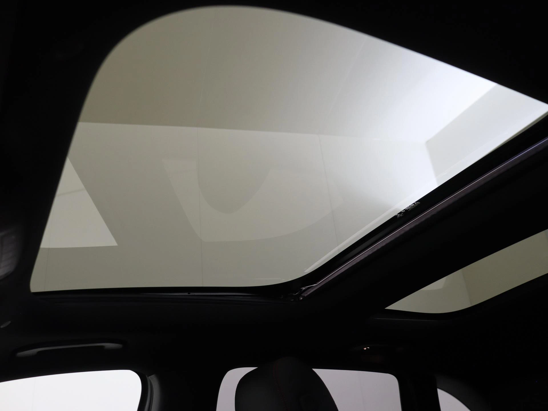 Mercedes-Benz-B-Klasse-image-27