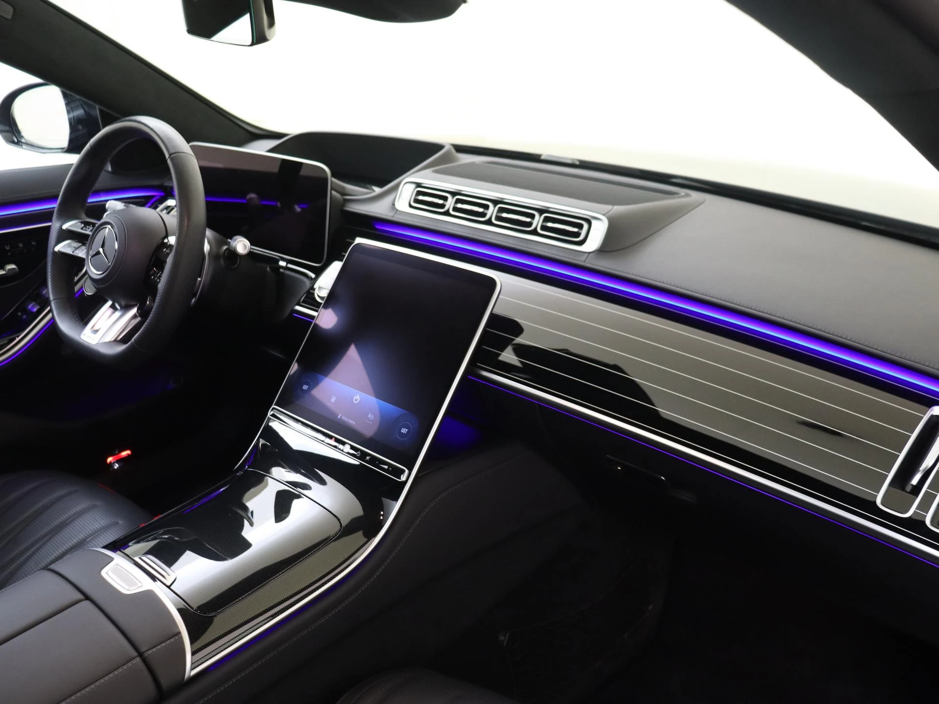 Mercedes-Benz-S-Klasse-image-14