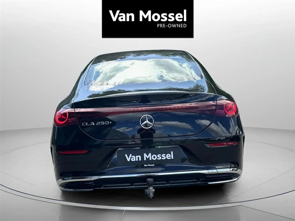 Mercedes-Benz-CLA-image-5