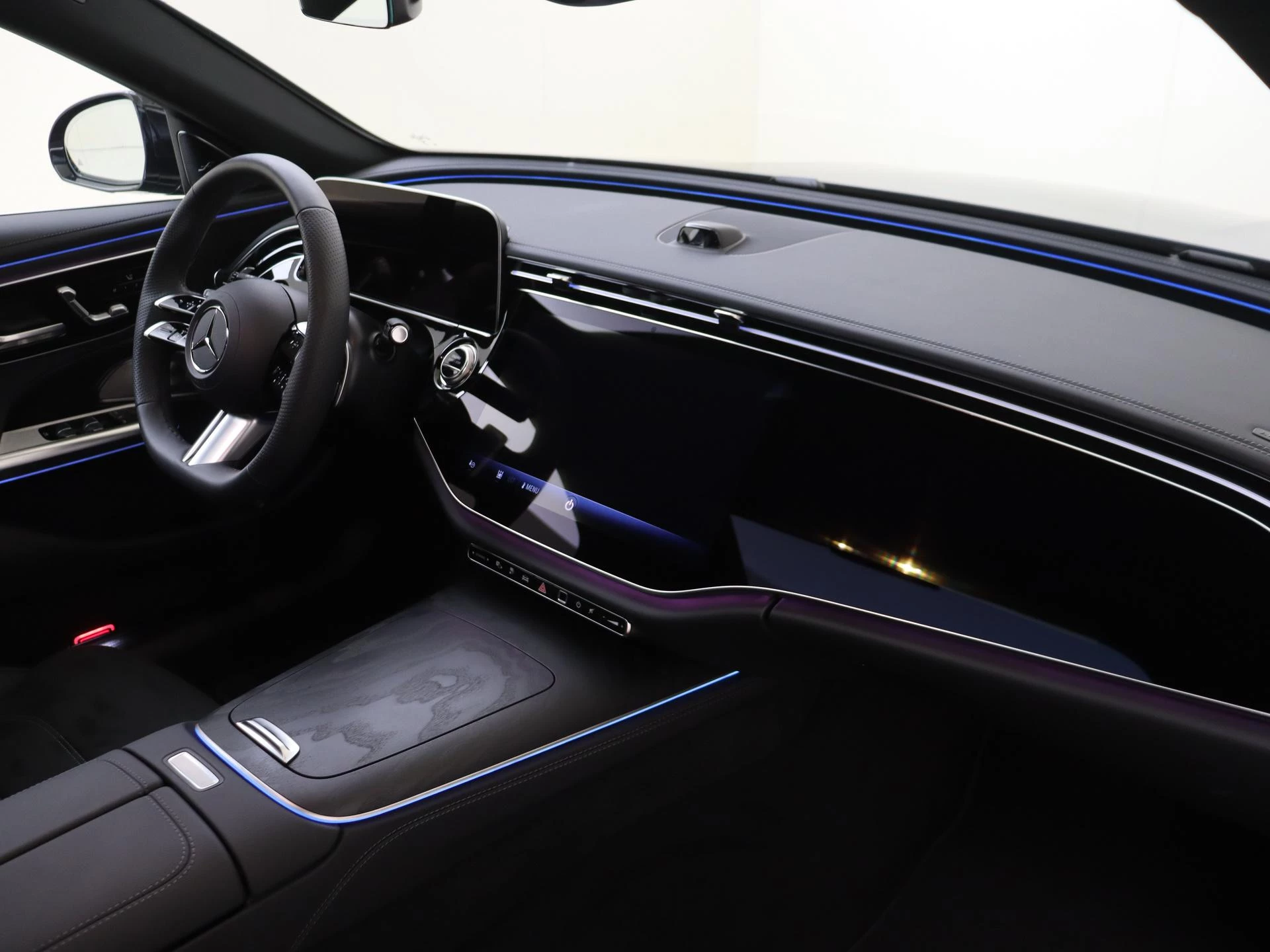 Mercedes-Benz-E-Klasse-image-4