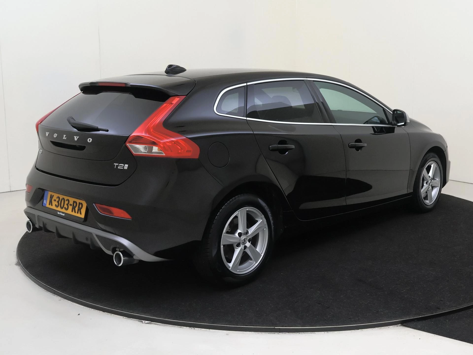 Volvo-V40-image-7
