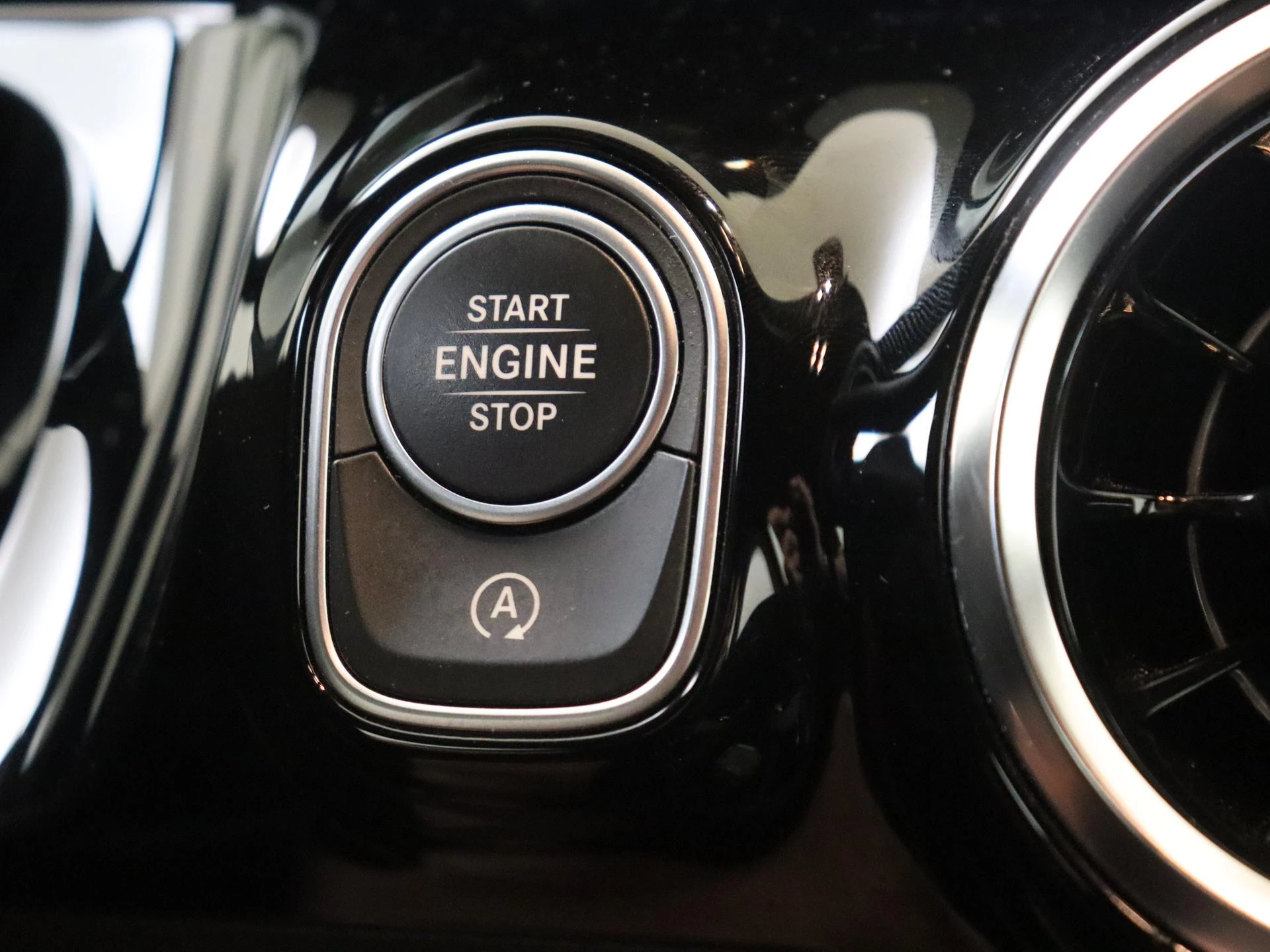 Mercedes-Benz-B-Klasse-image-21