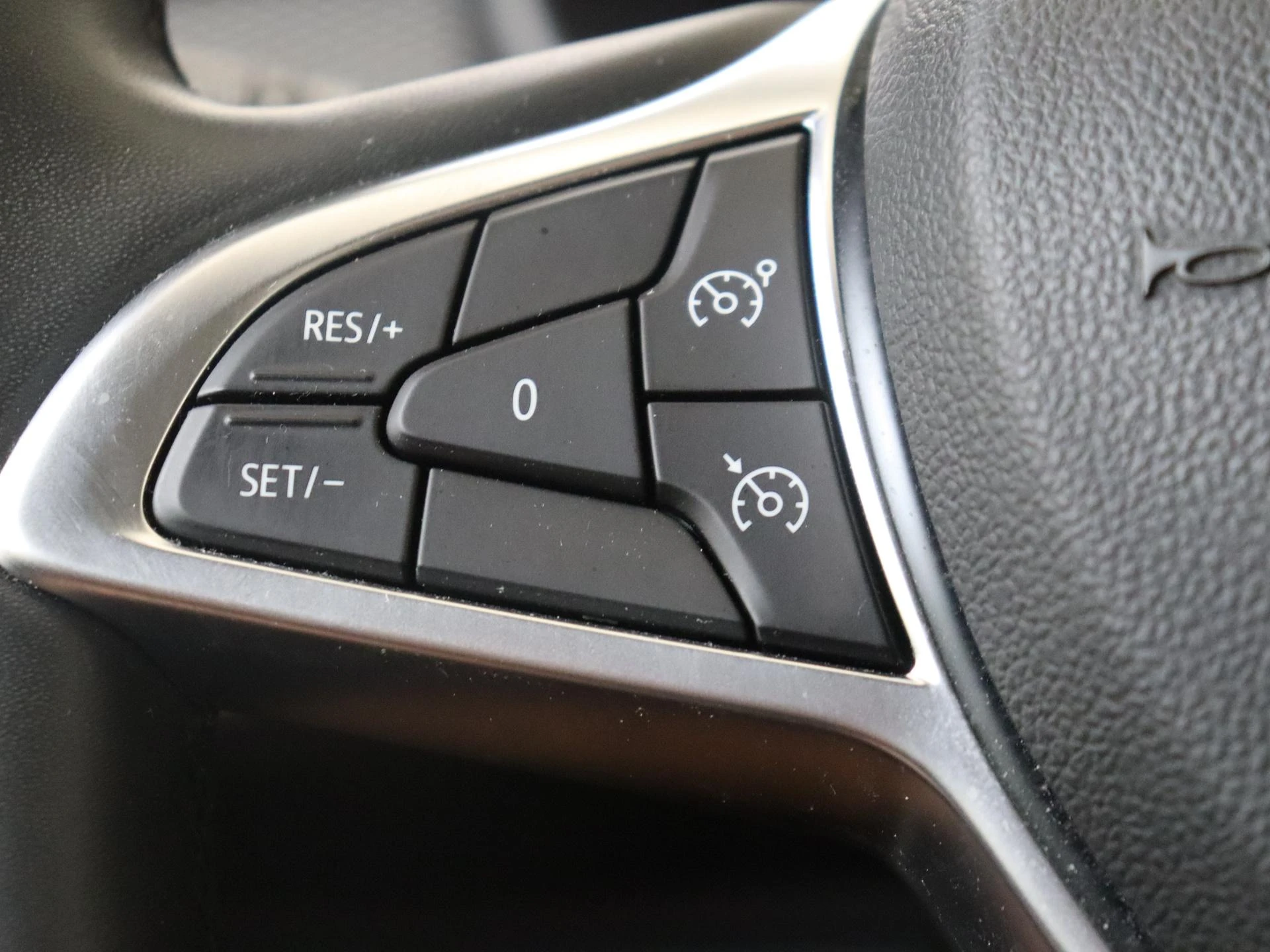 Dacia-Sandero Stepway-image-11