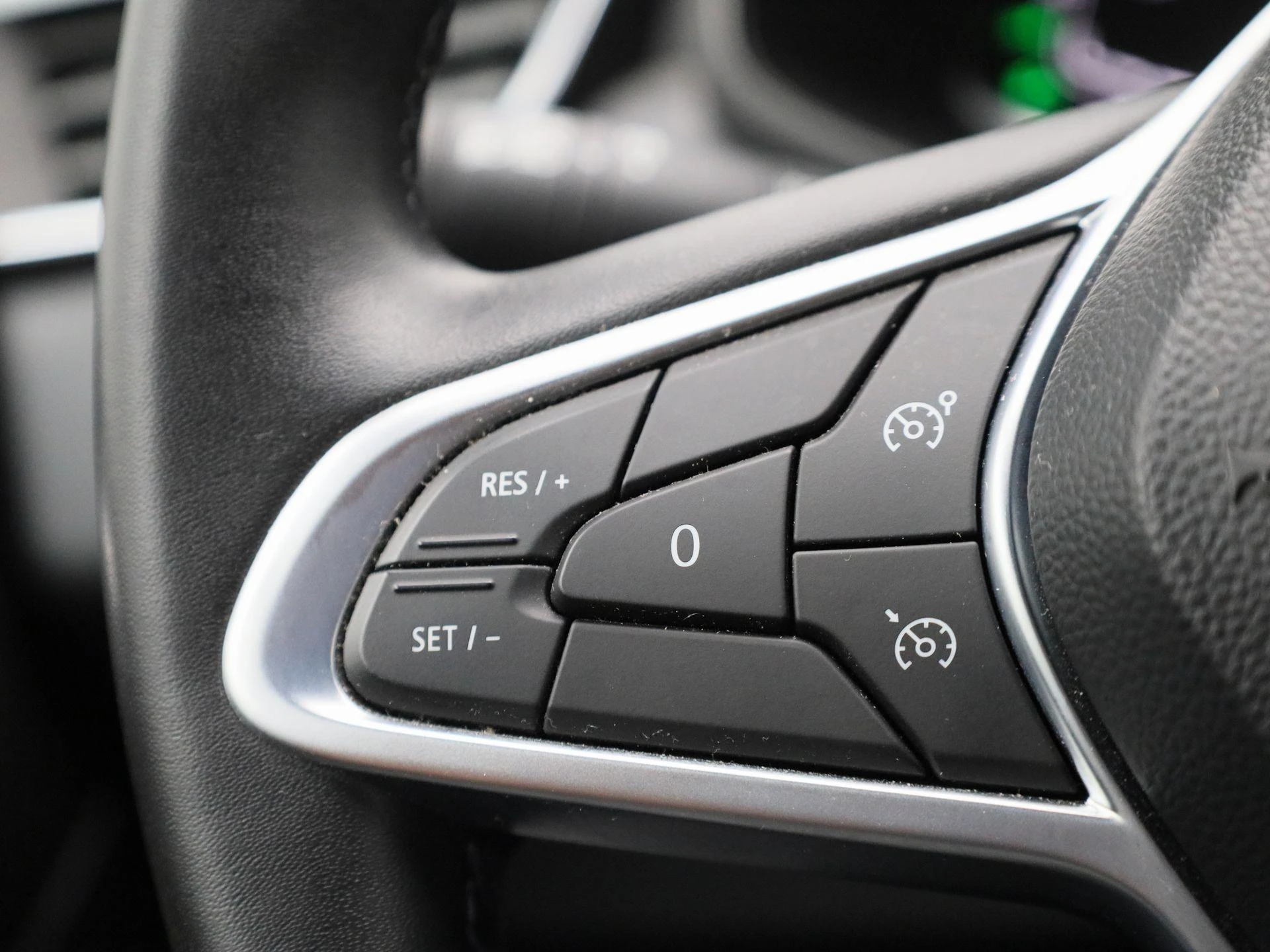 Renault-Clio-image-17