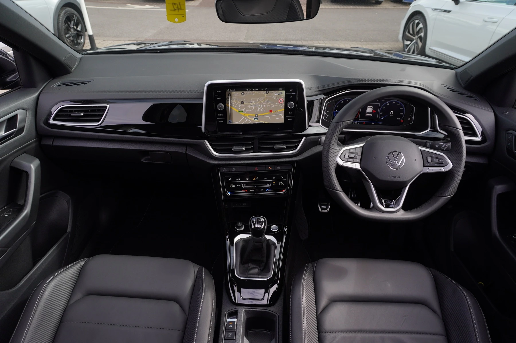 Volkswagen-T-Roc-image-7