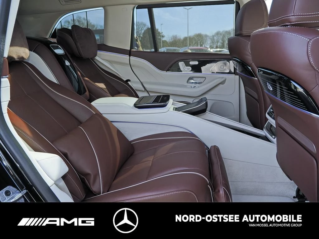 Mercedes-Benz-GLS-image-11