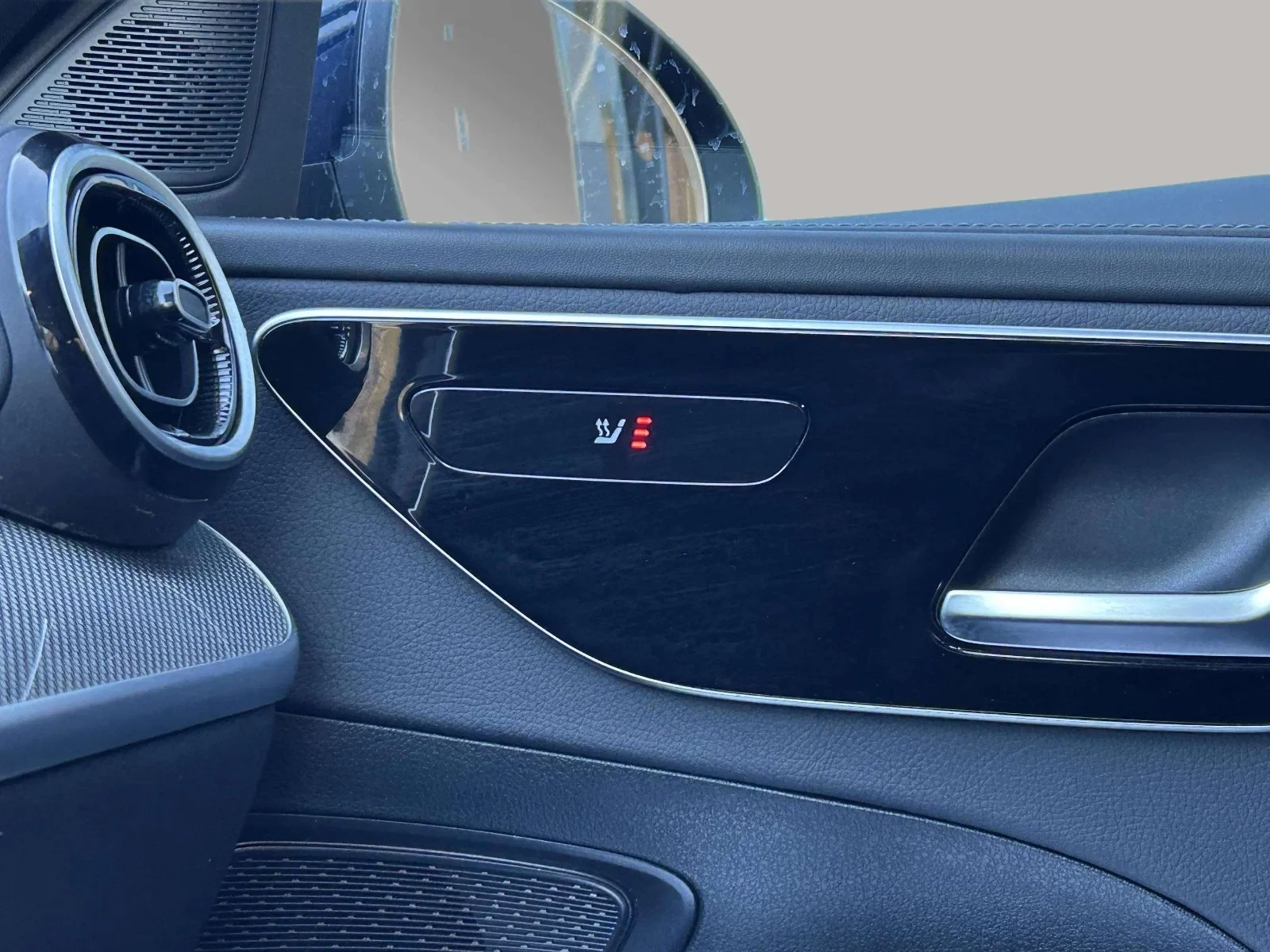 Mercedes-Benz-C-Klasse-image-10