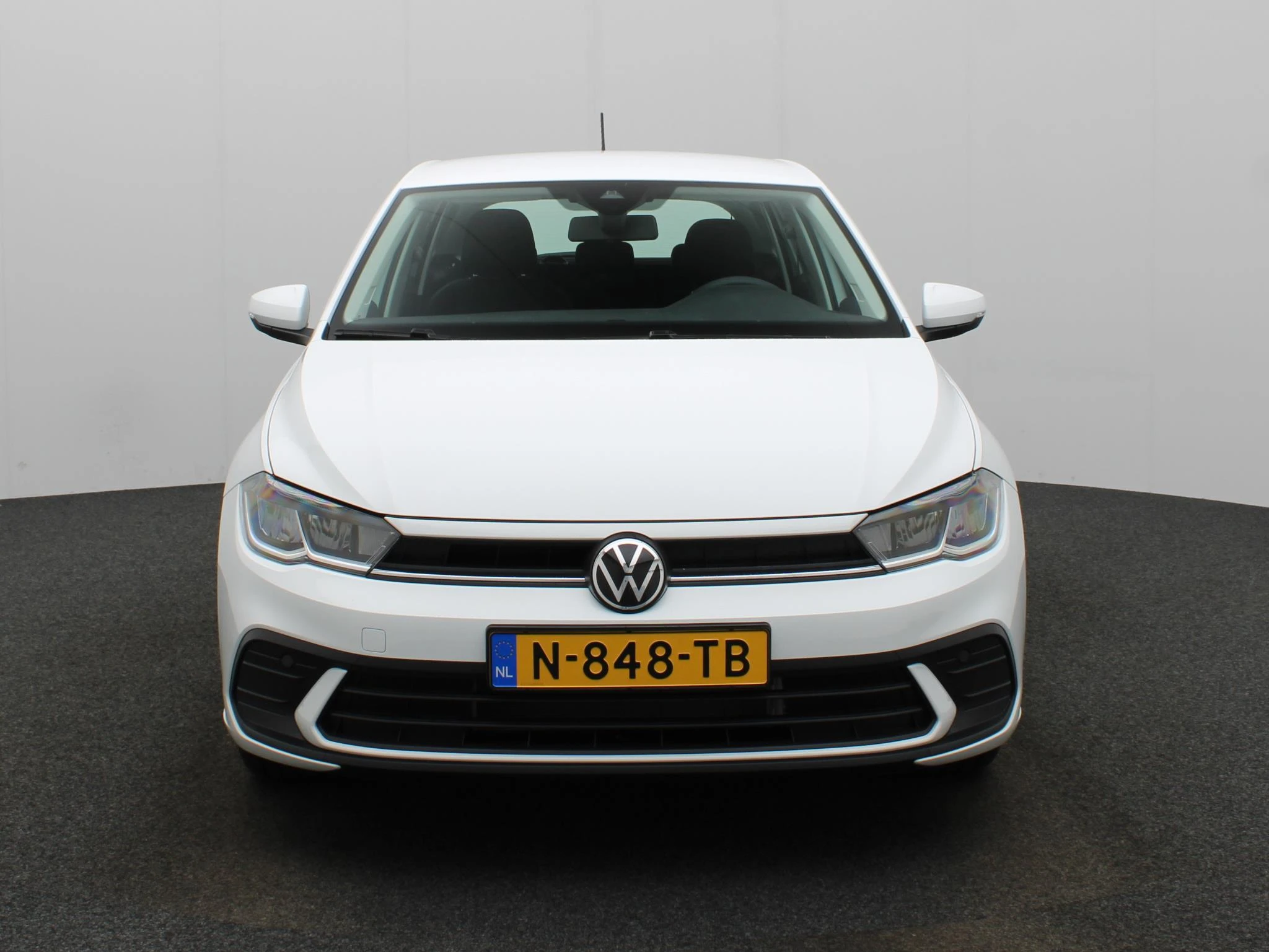 Volkswagen-Polo-image-2