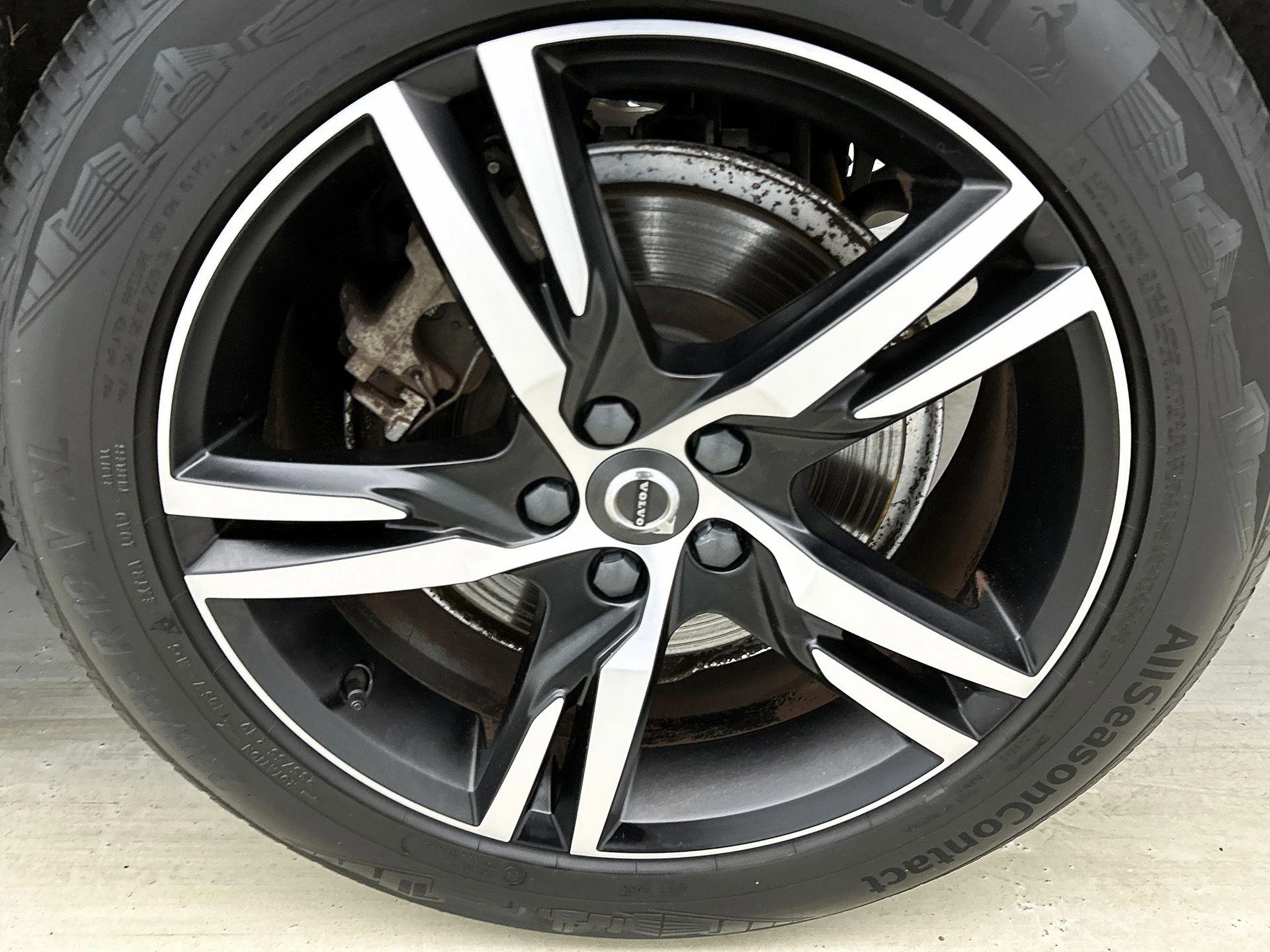 Volvo XC60 2.0 B5 R-Design