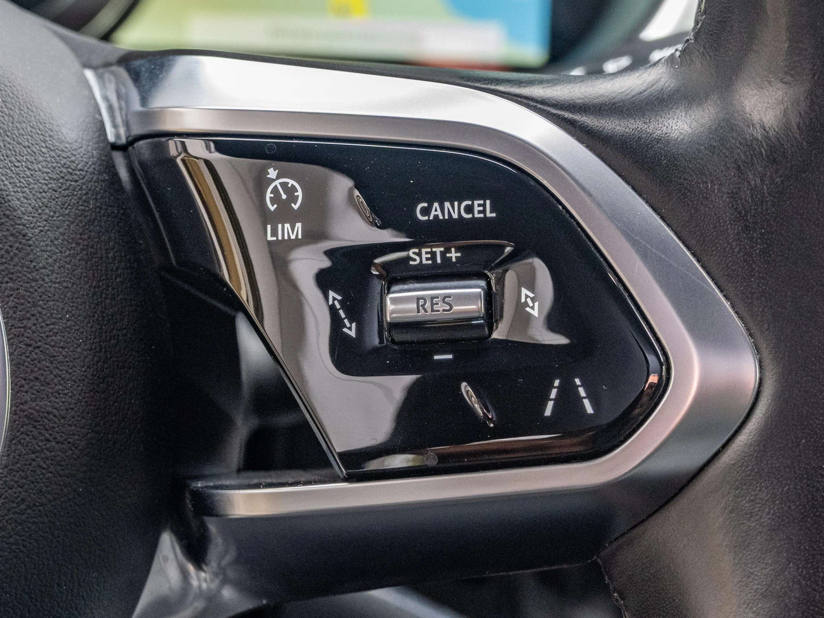 Jaguar-I-PACE-image-17