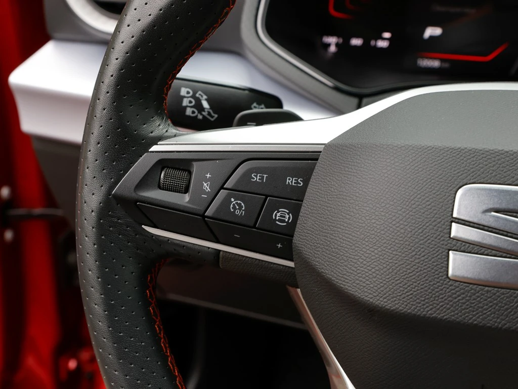 SEAT-Arona-image-15