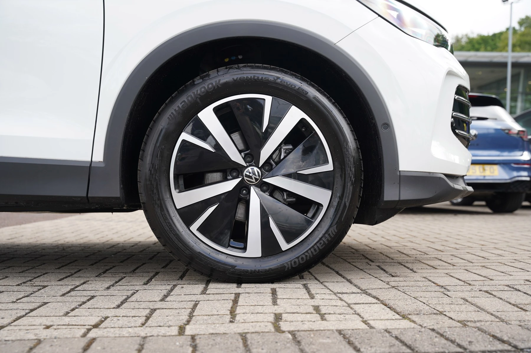 Volkswagen-Tiguan-image-15