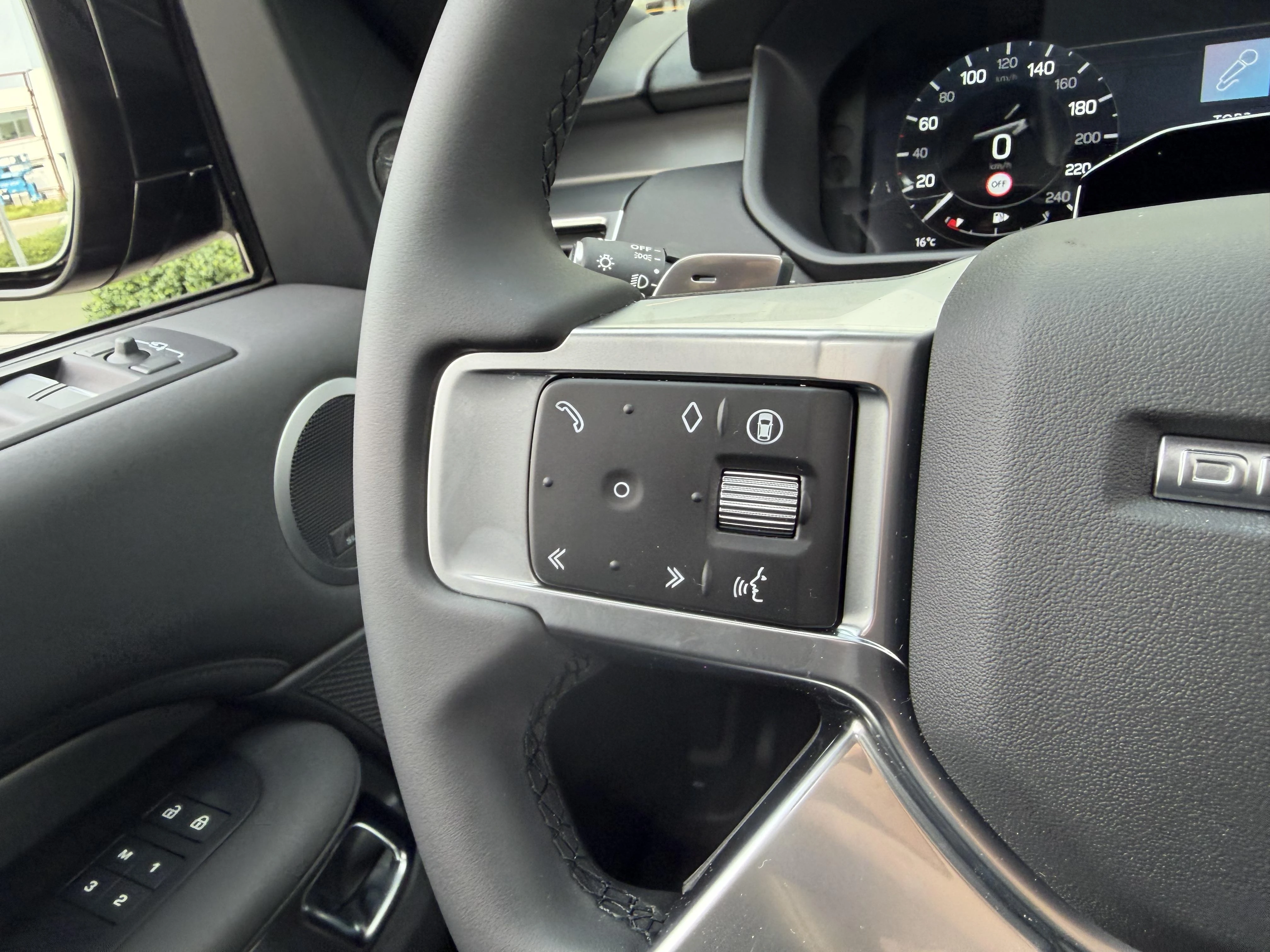 Land Rover-Discovery-image-17